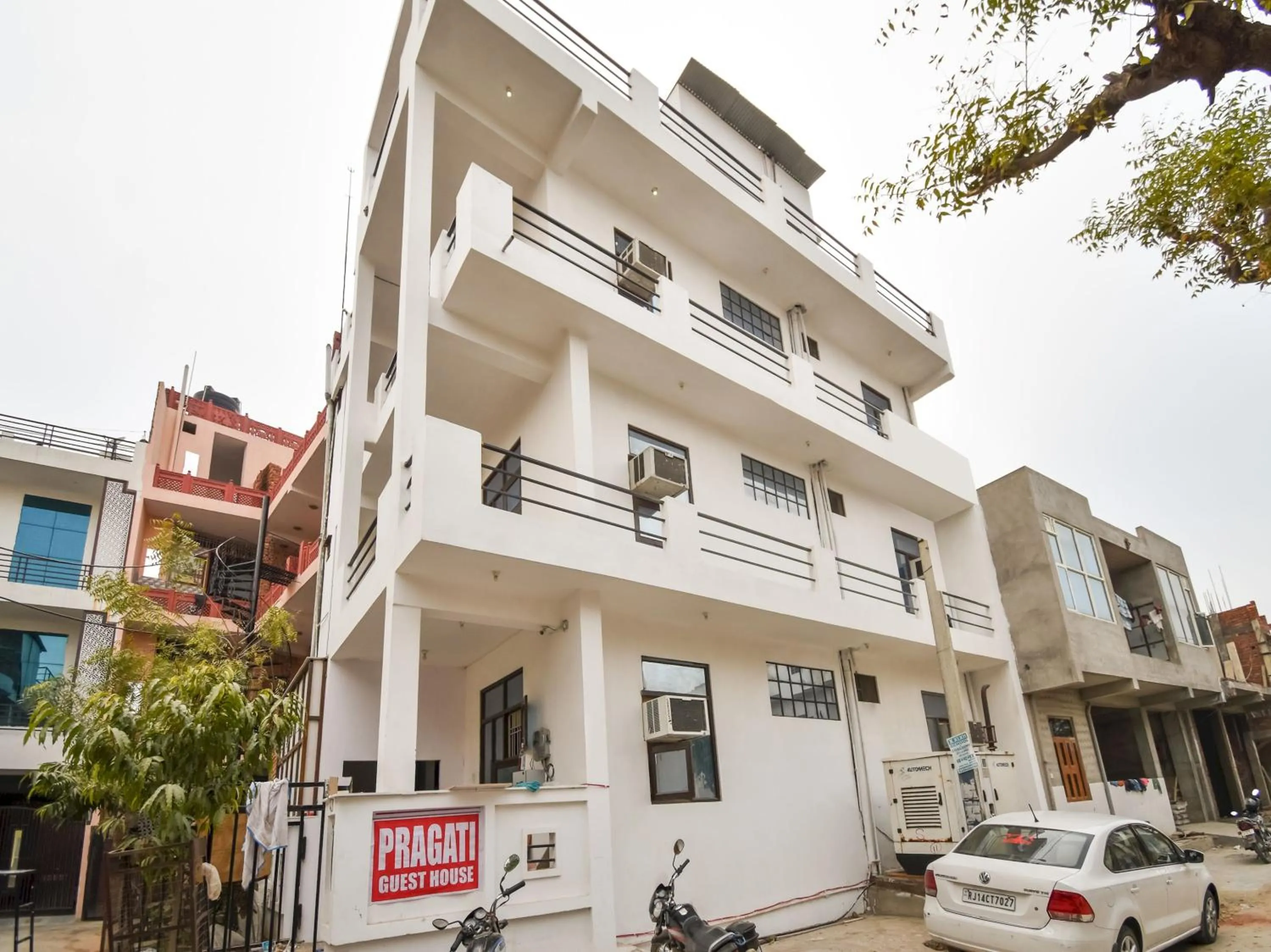 Facade/entrance in Hotel O Pragati Inn