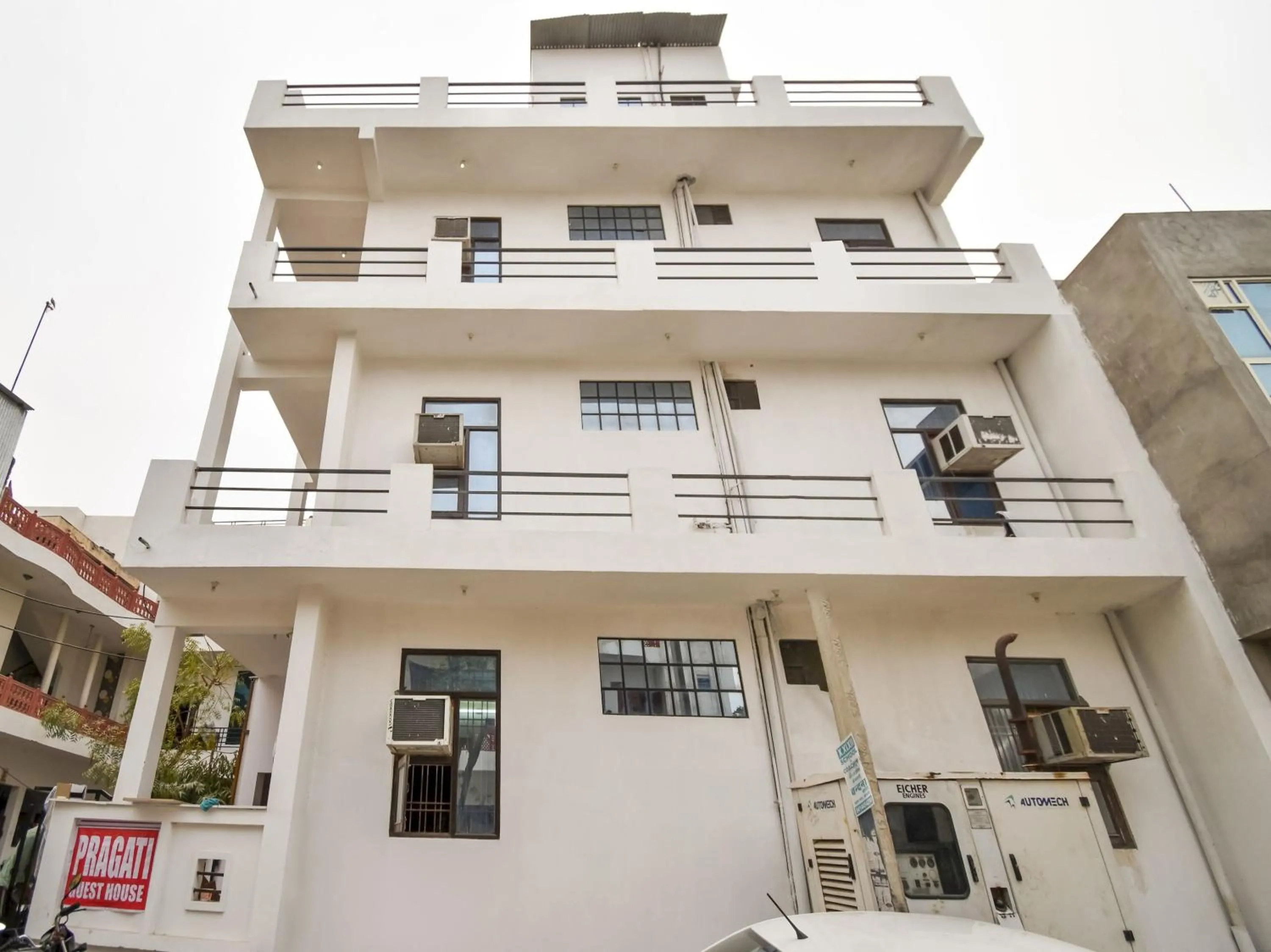 Facade/entrance in Hotel O Pragati Inn