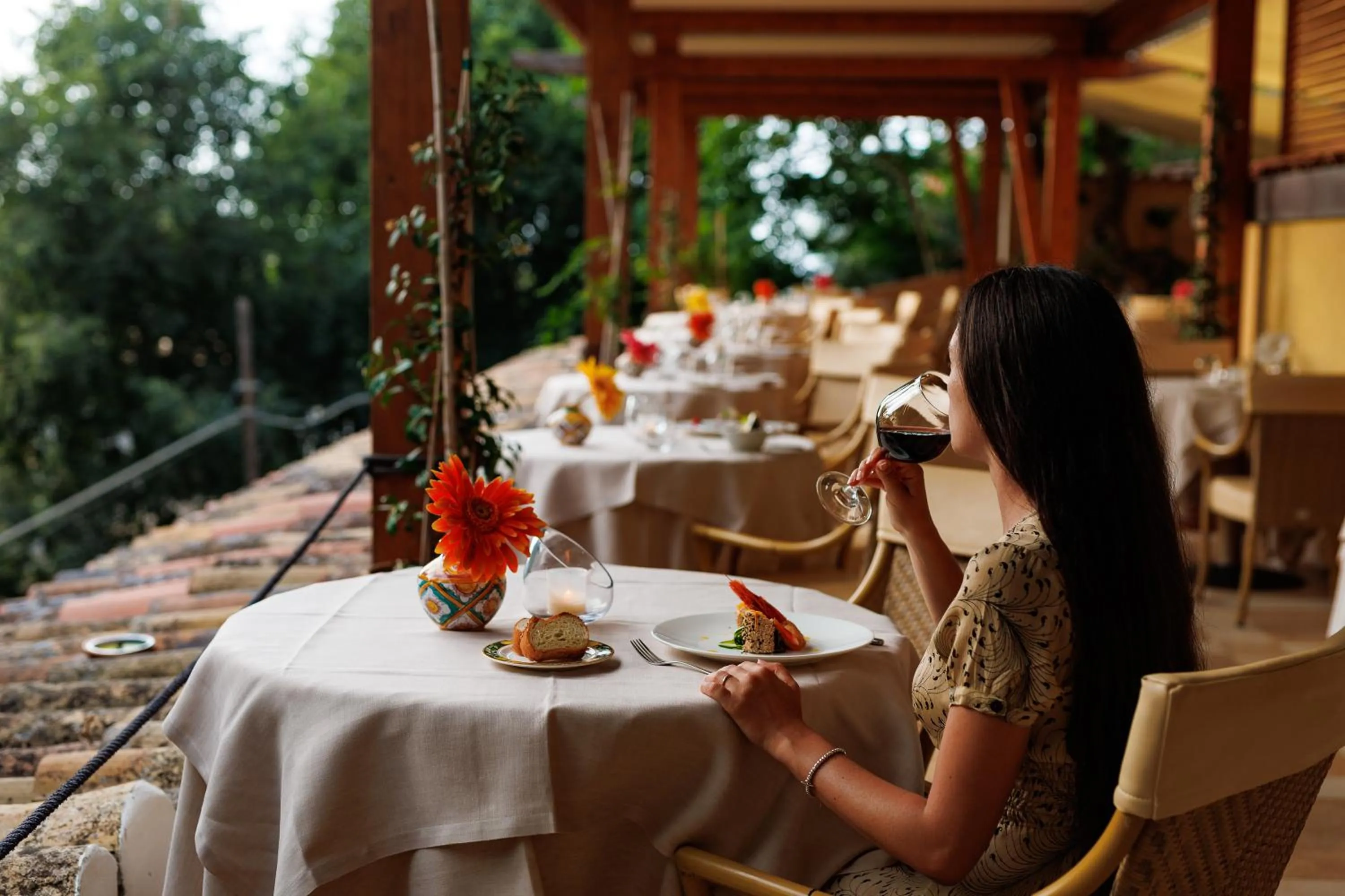 Restaurant/places to eat in Alberi del Paradiso