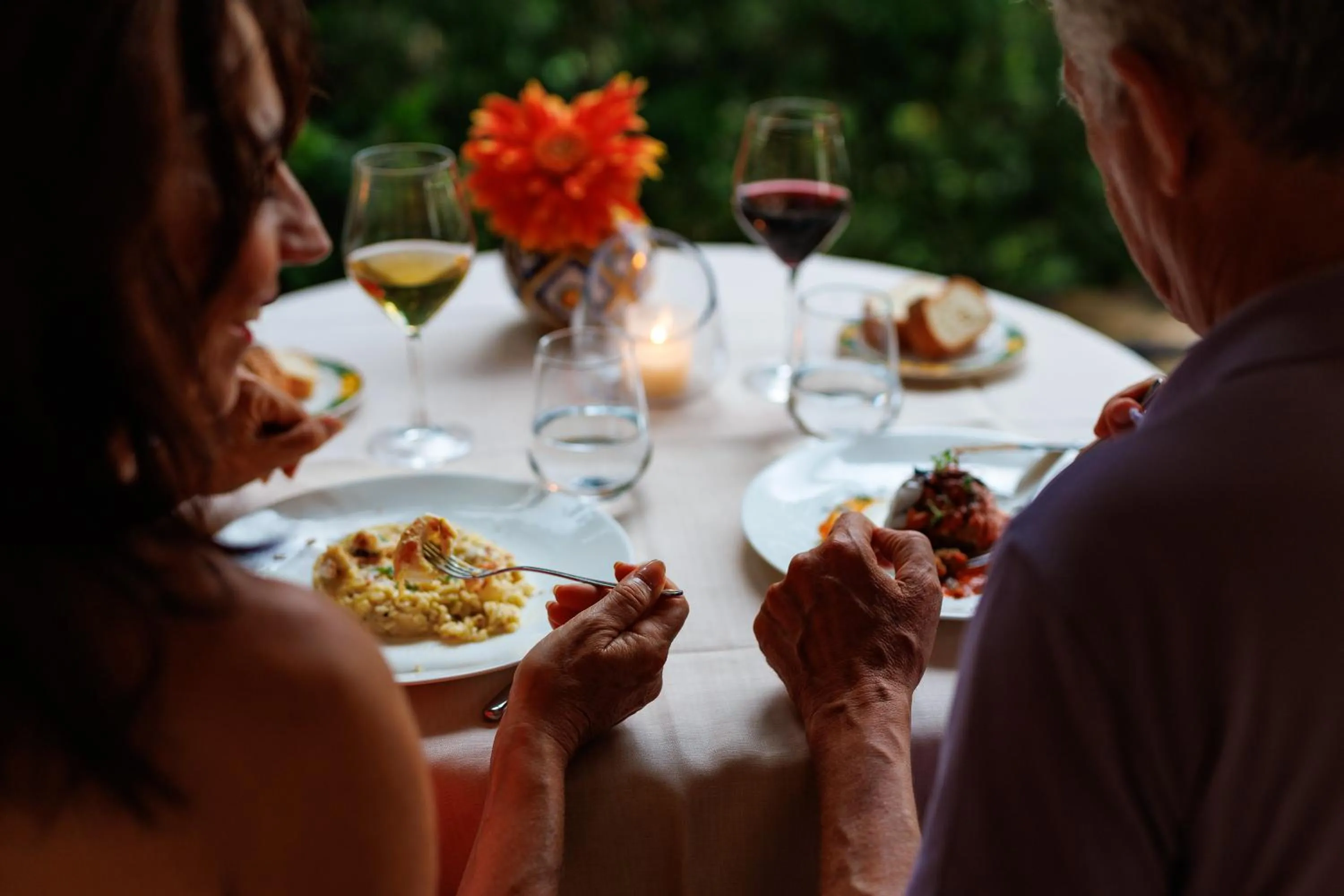 Restaurant/places to eat in Alberi del Paradiso