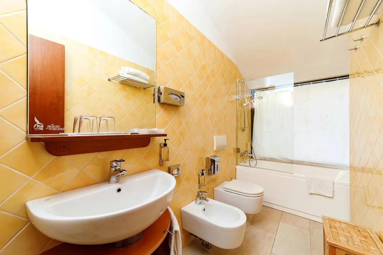 Bathroom in Alberi del Paradiso
