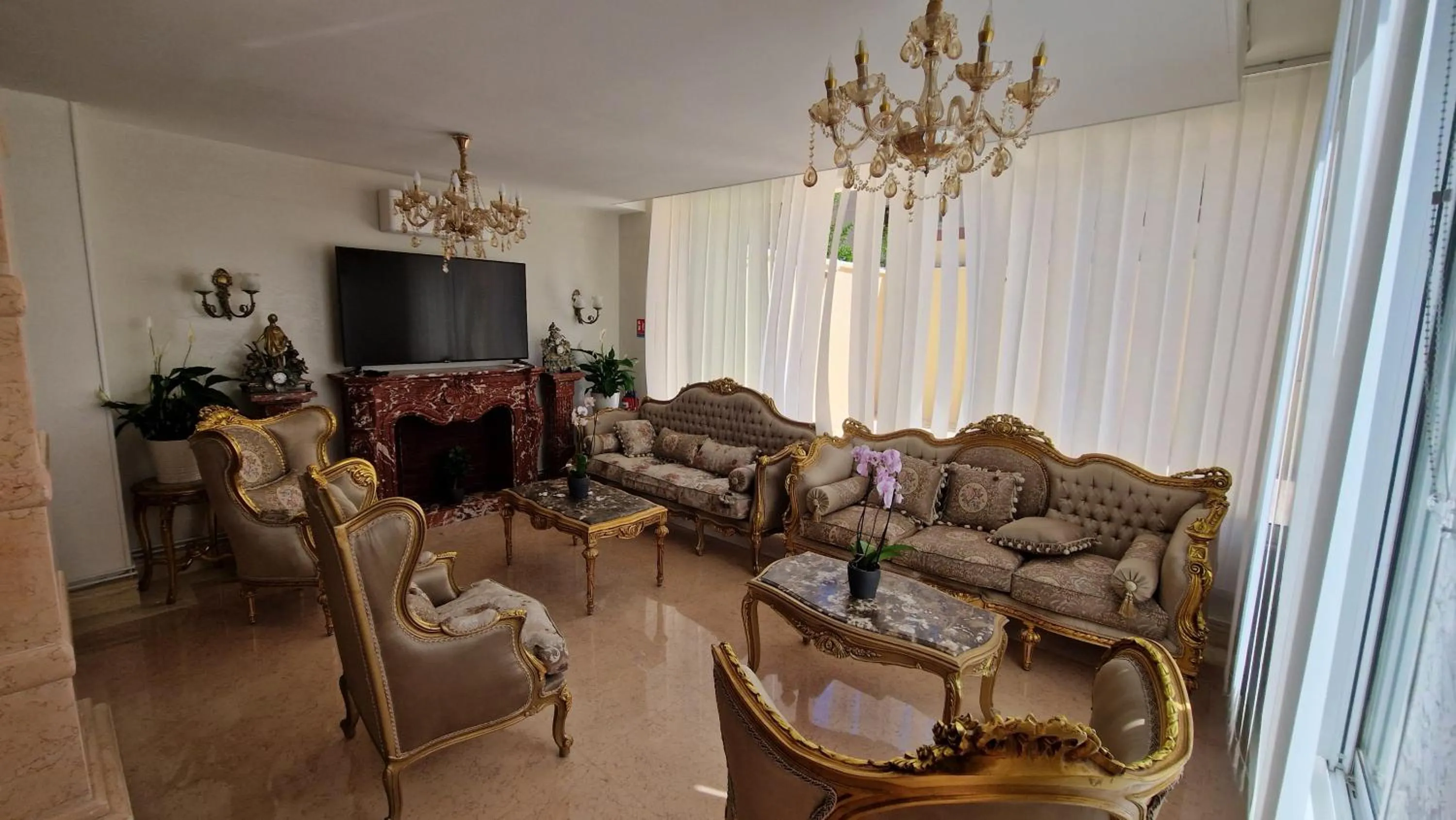 Communal lounge/ TV room in HOTEL ROYAL Paris Ivry