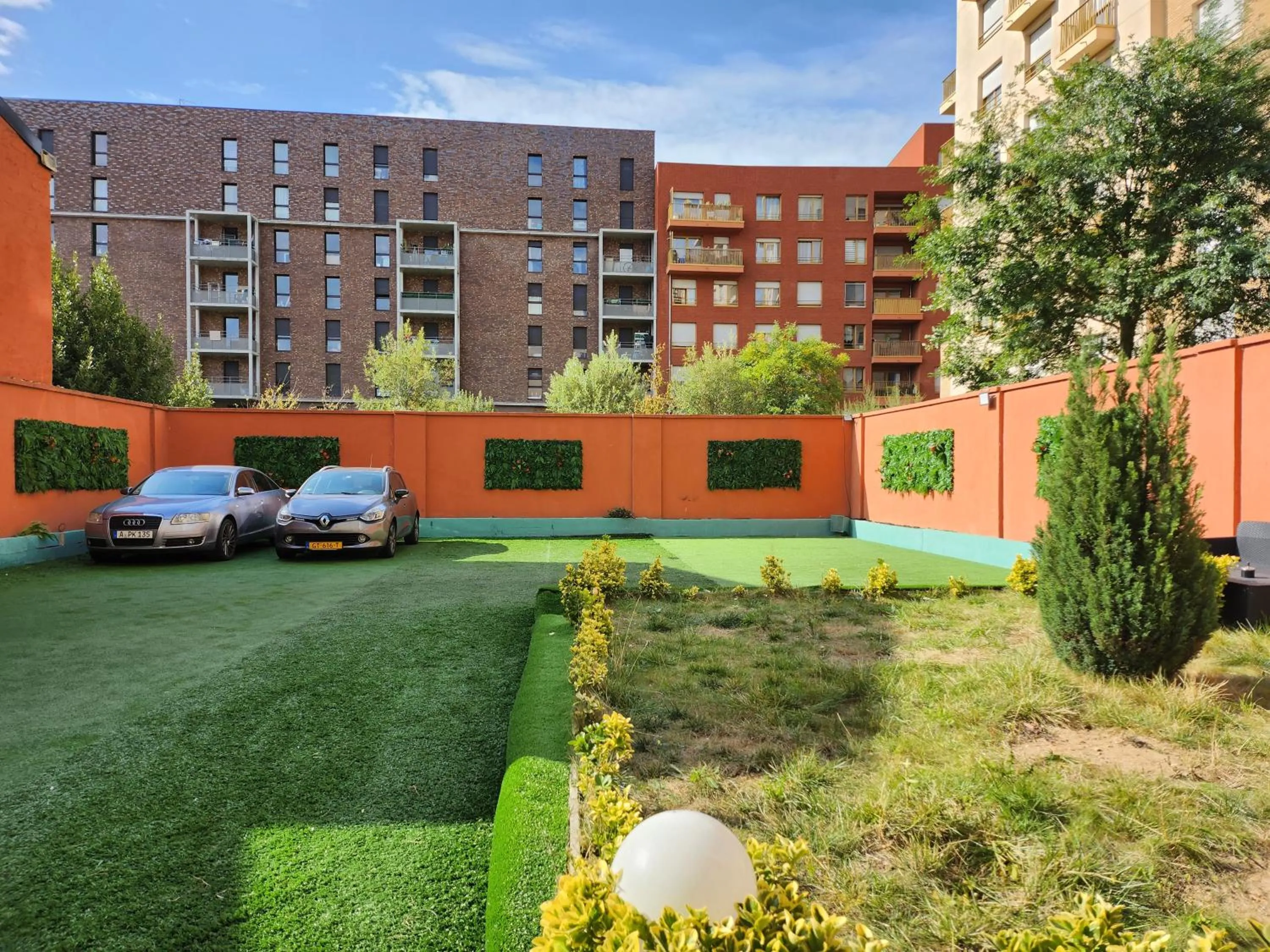 Parking in HOTEL ROYAL Paris Ivry