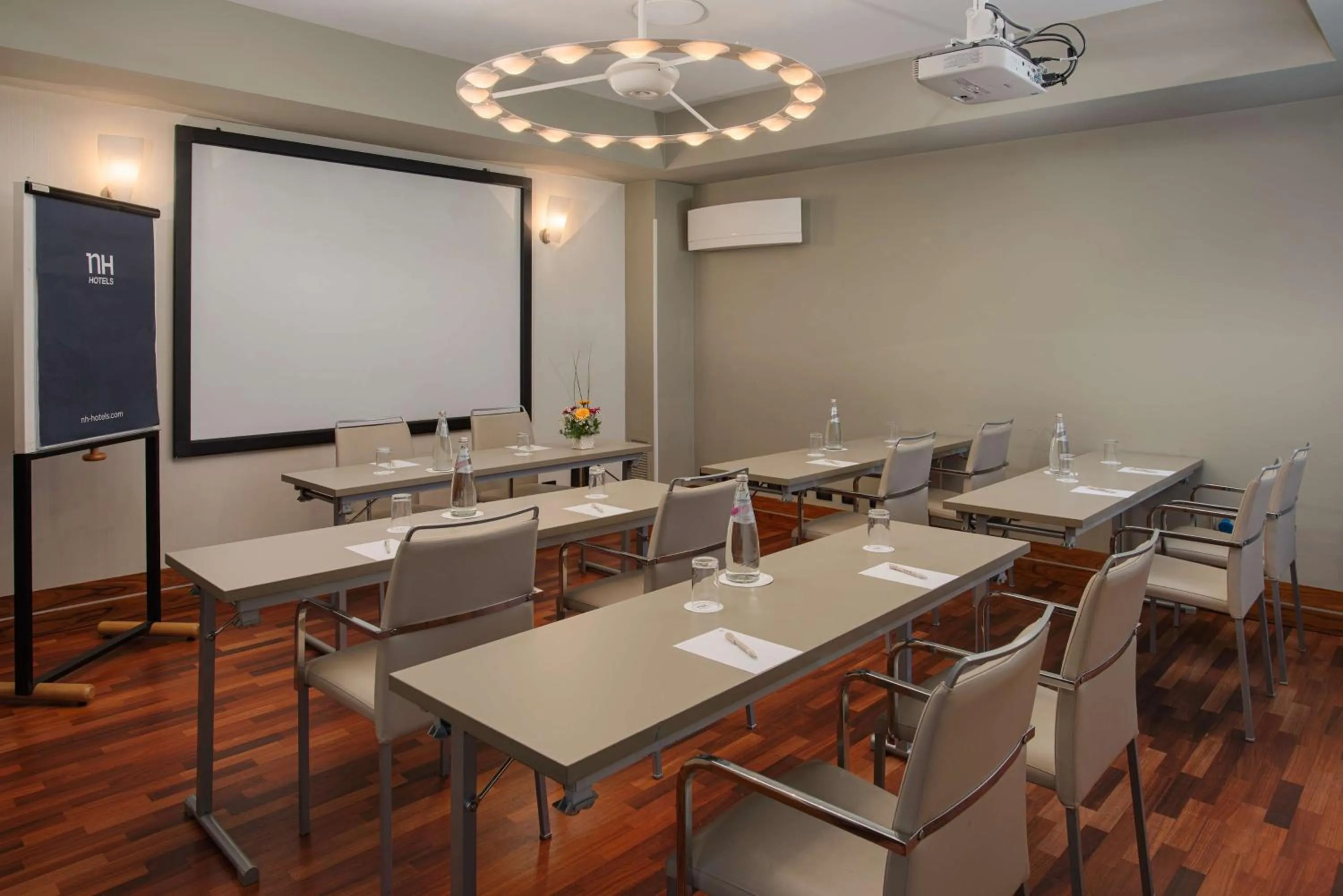 Meeting/conference room in NH Bergamo