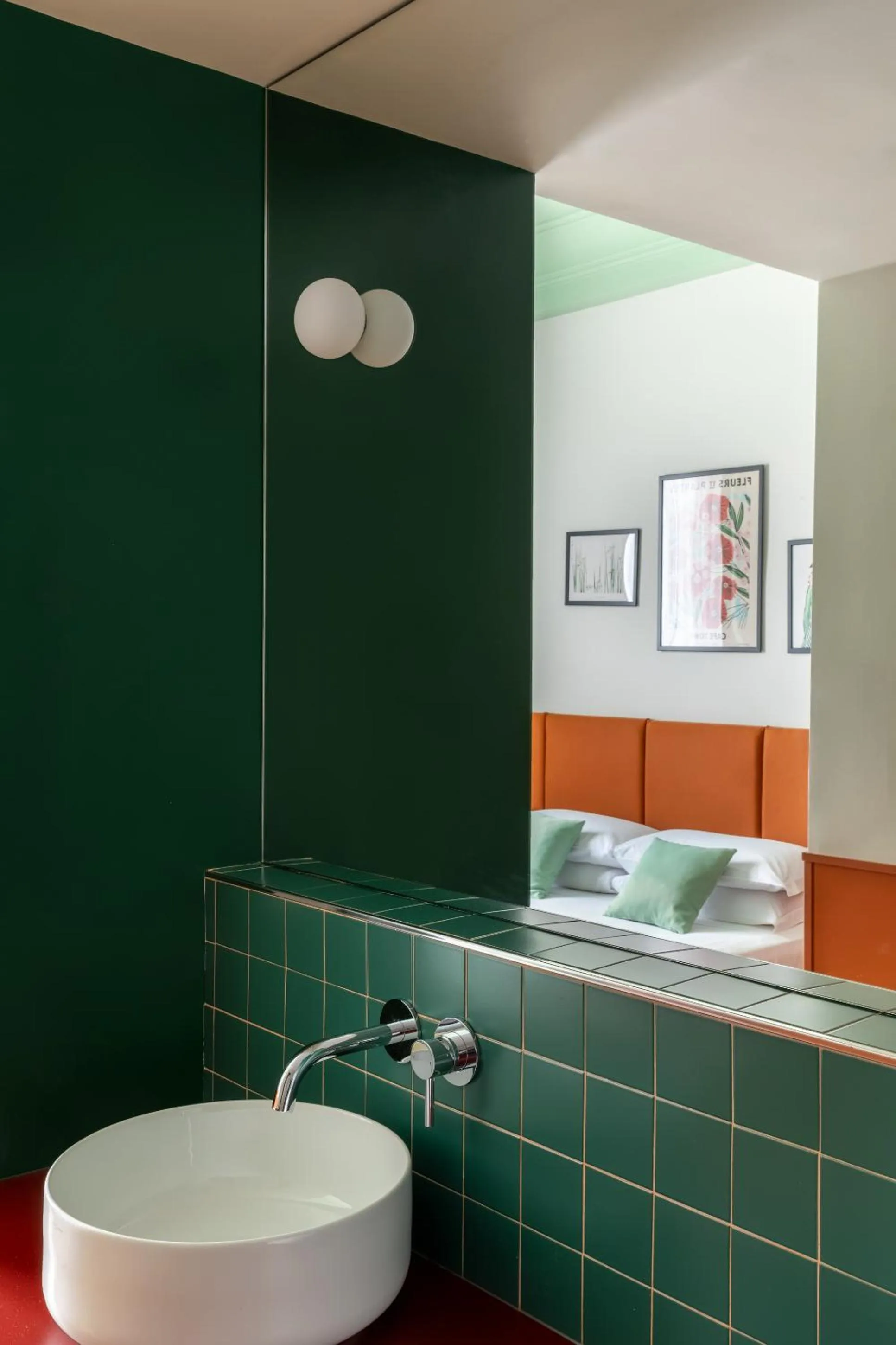 Bathroom, Bed in Hotel Montecarlo