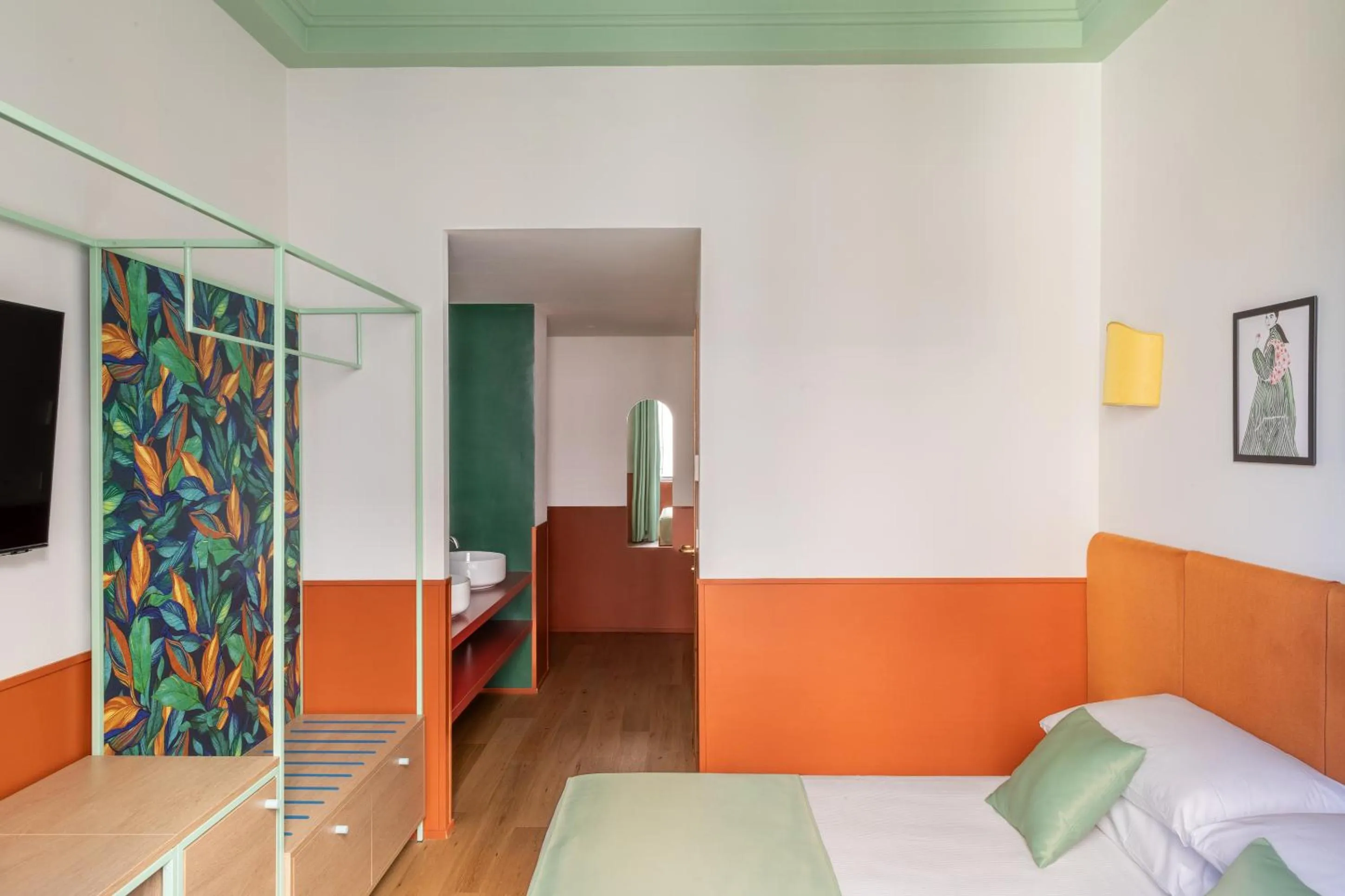 Photo of the whole room, Bed in Hotel Montecarlo