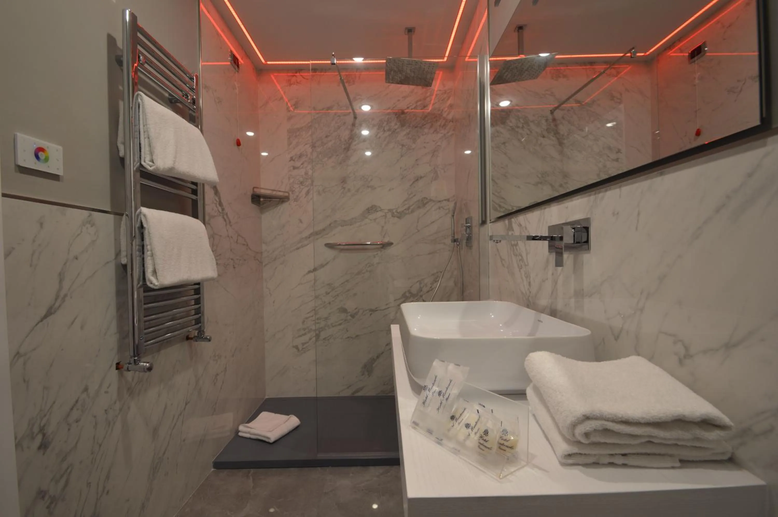 Bathroom in Hotel Montecarlo