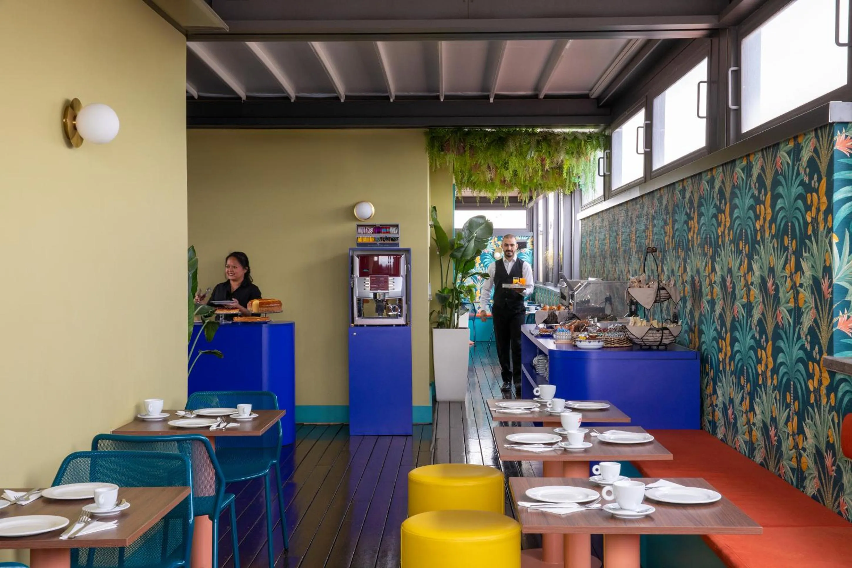 Restaurant/places to eat in Hotel Montecarlo