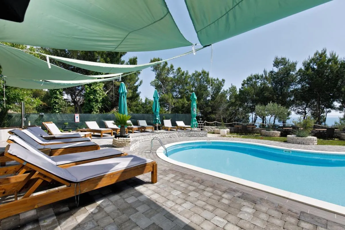 Swimming pool in Nice apartment with a sea view