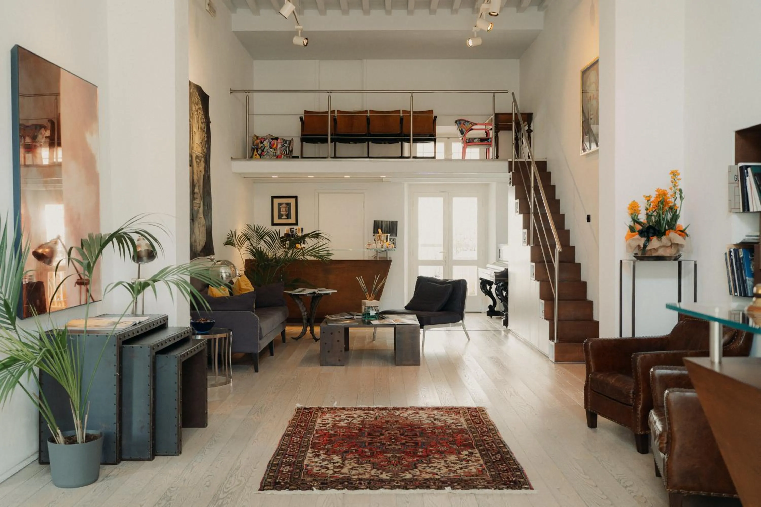 Communal lounge/ TV room in Hotel Palazzo Guiscardo Pietrasanta