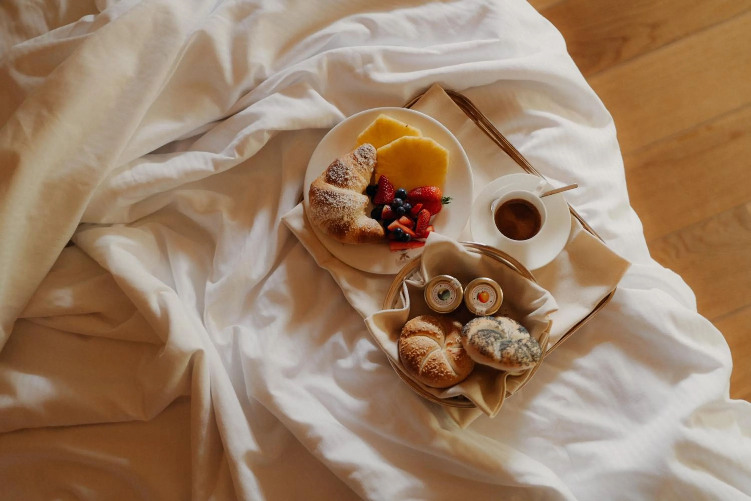 Bed in Hotel Palazzo Guiscardo Pietrasanta