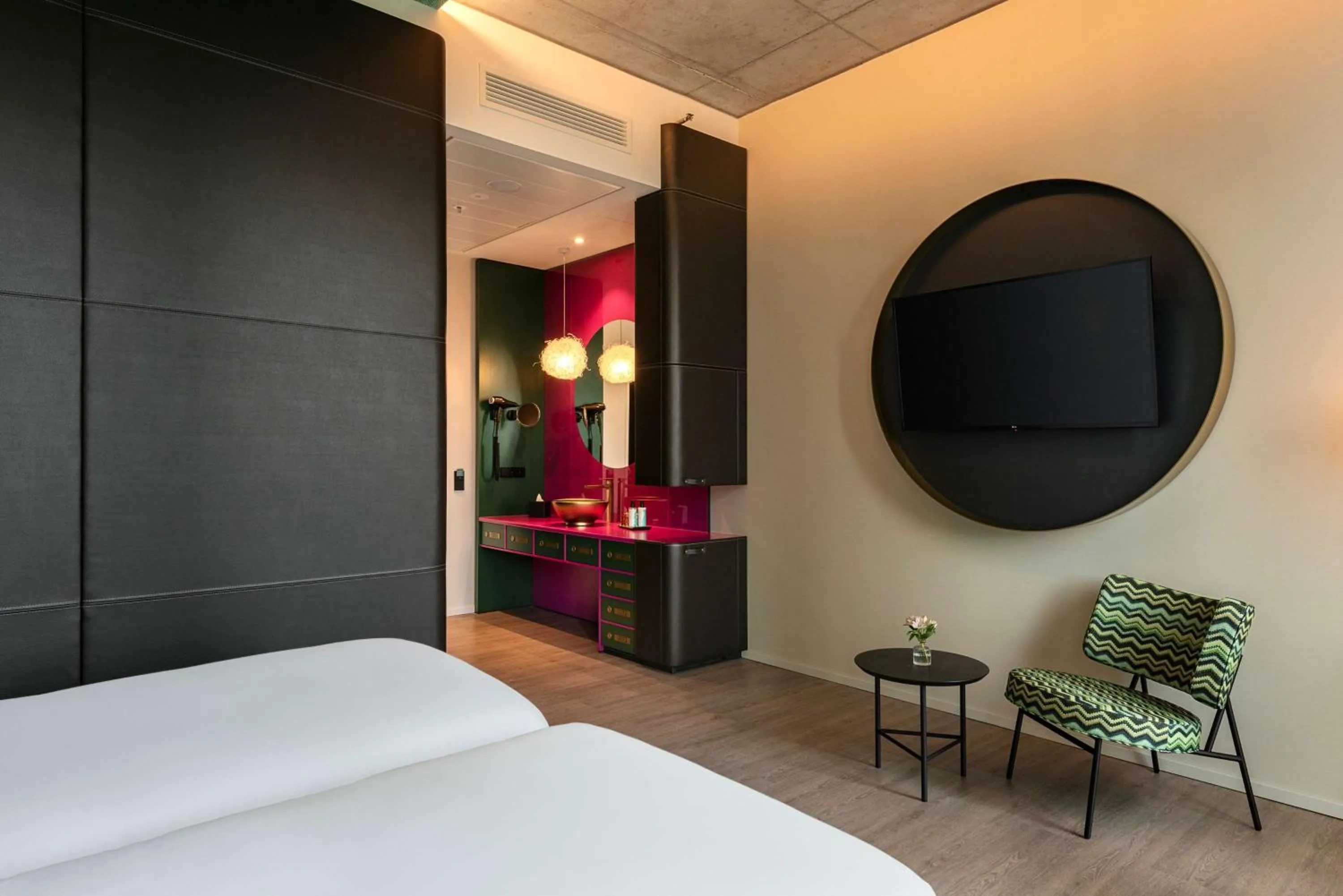 Bedroom, Bed in nhow Frankfurt