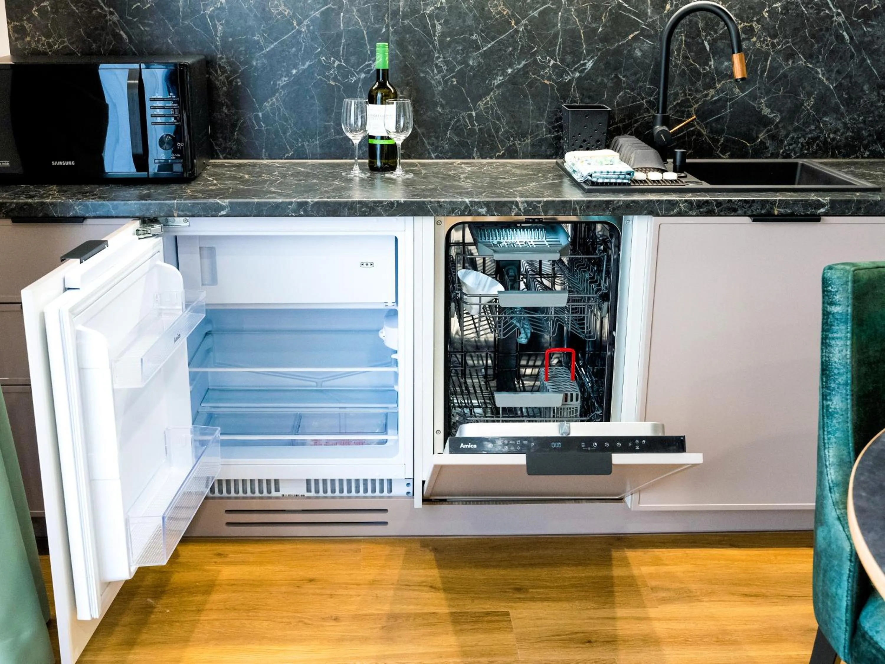 Kitchen or kitchenette in Aparthotel Green Concrete