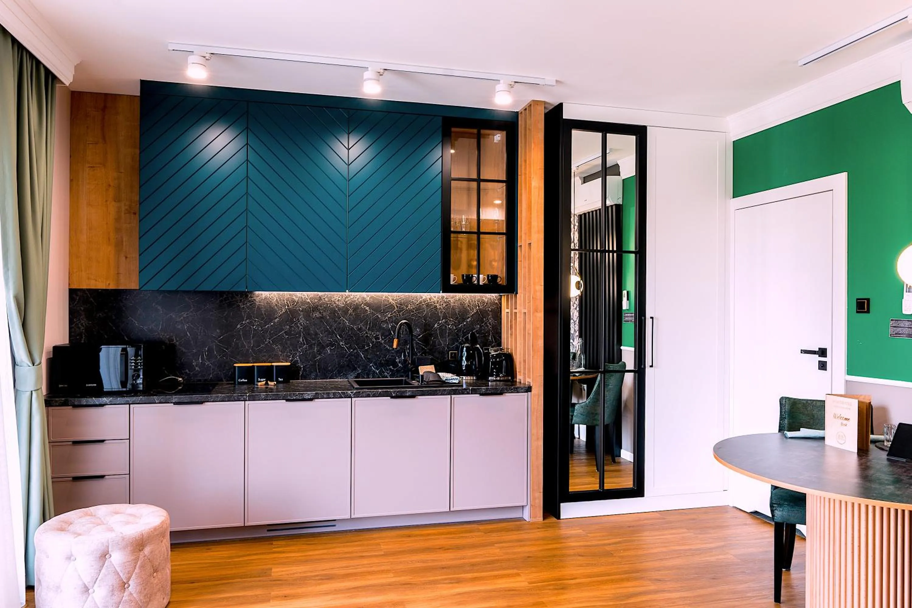Kitchen or kitchenette in Aparthotel Green Concrete