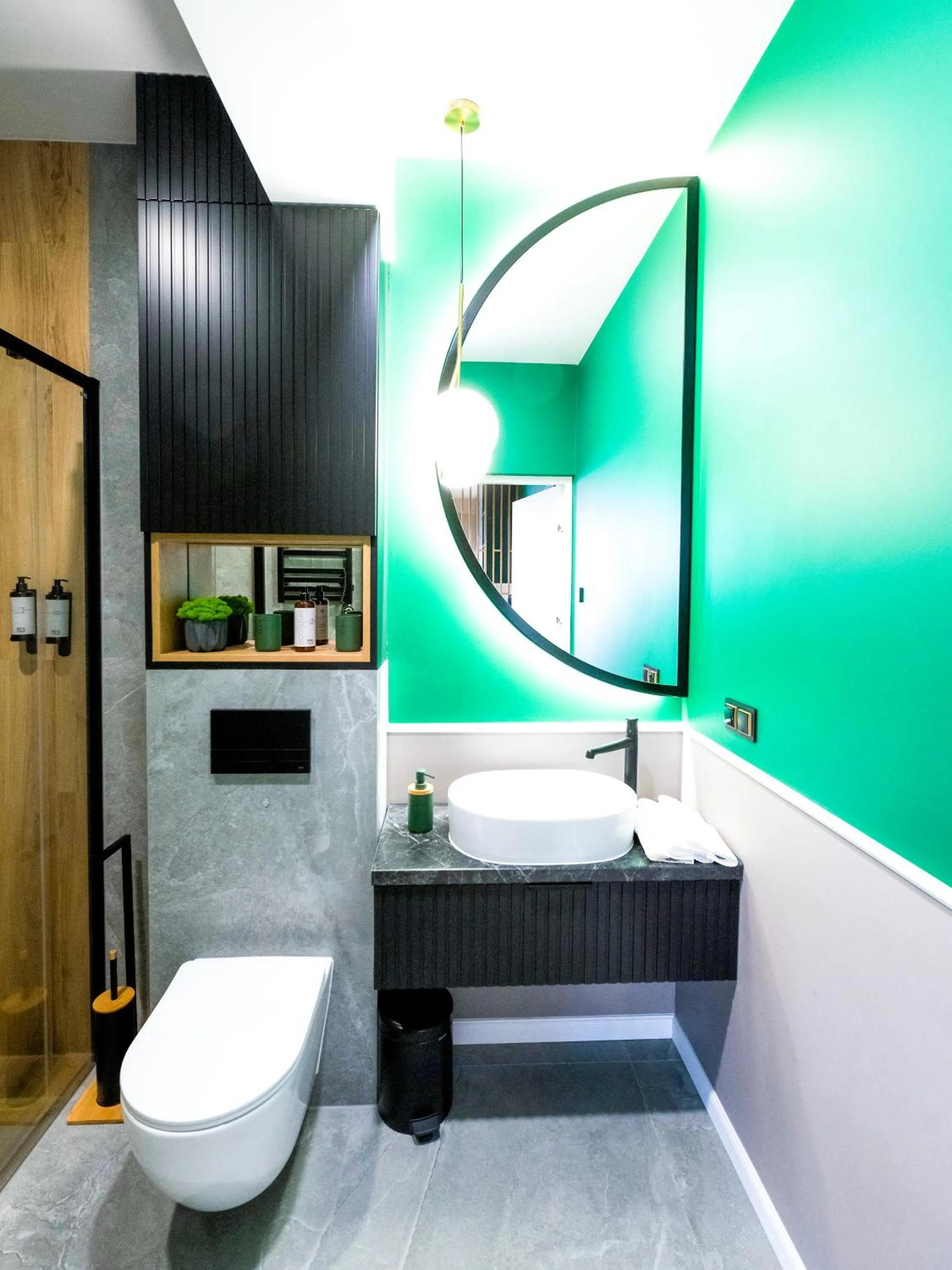 Shower in Aparthotel Green Concrete