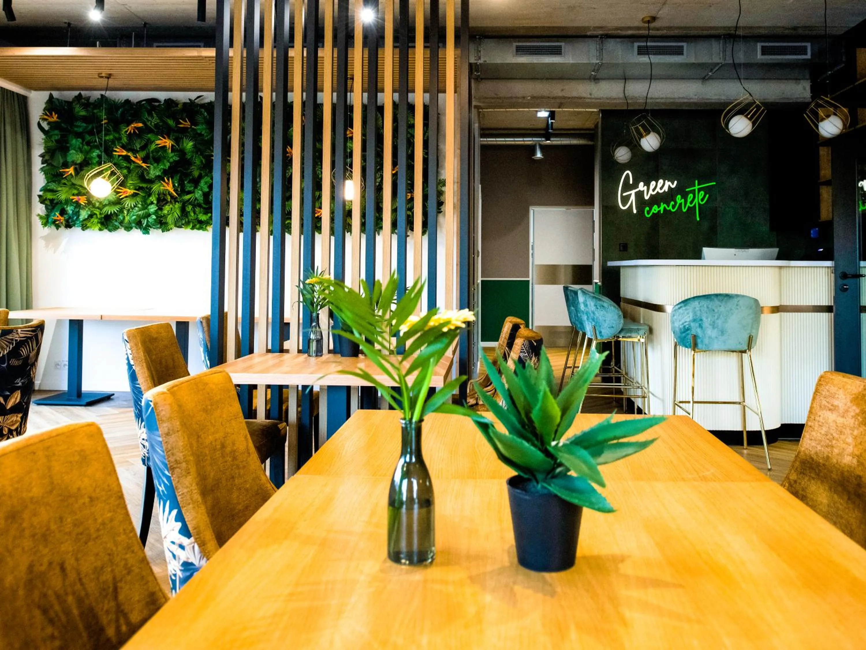 Seating area in Aparthotel Green Concrete