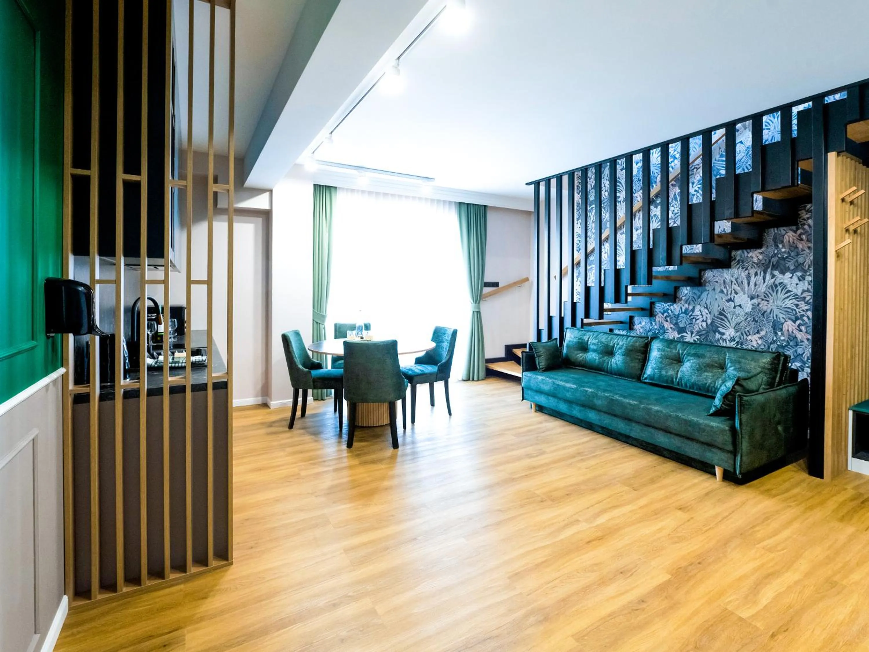 TV and multimedia in Aparthotel Green Concrete