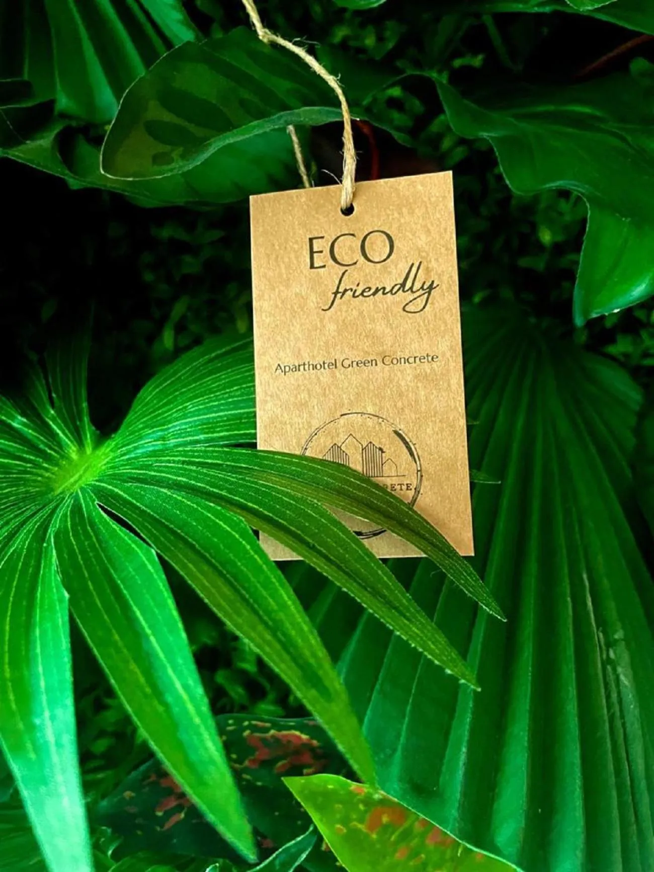 Logo/Certificate/Sign in Aparthotel Green Concrete