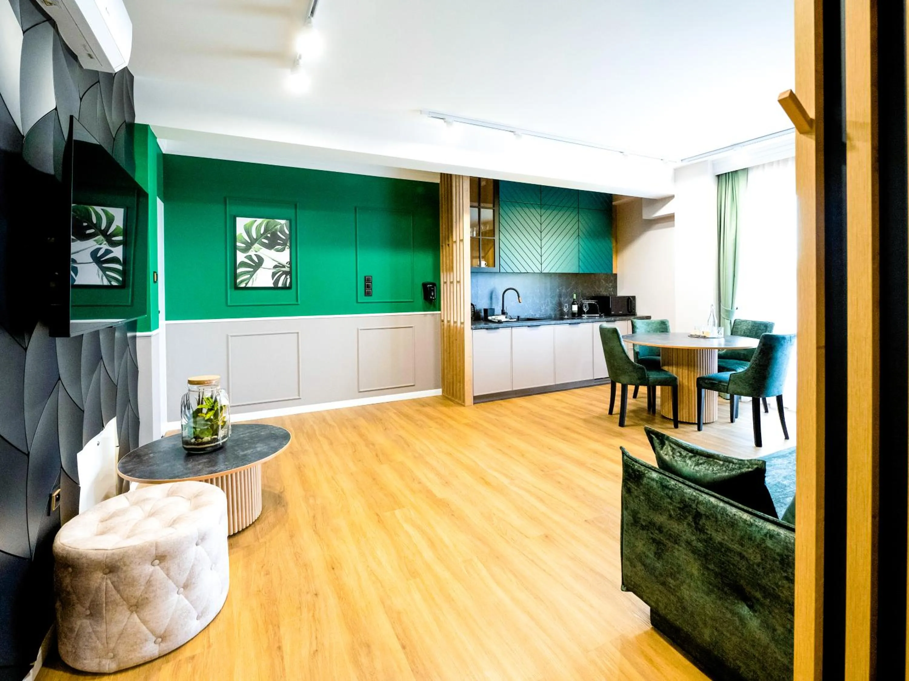 TV and multimedia in Aparthotel Green Concrete