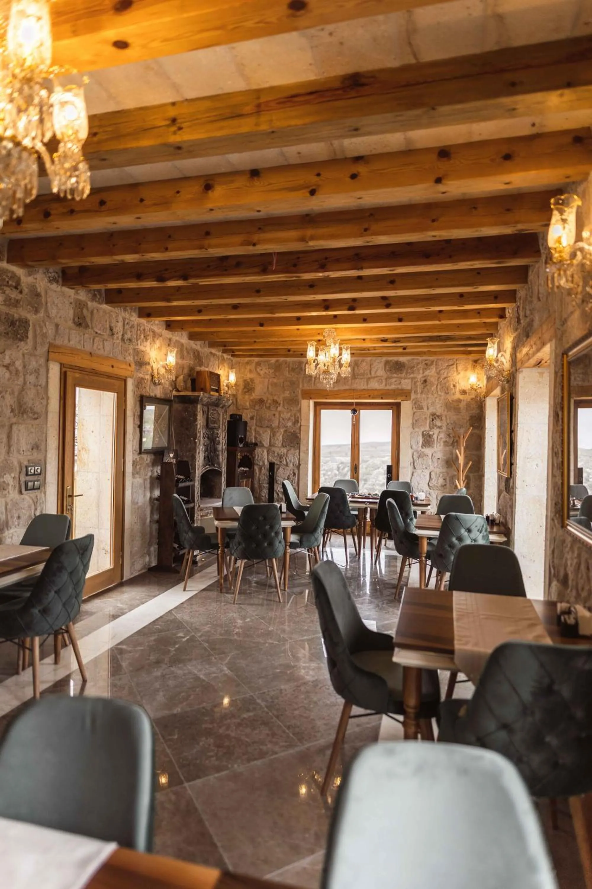 Breakfast in Solo Cave Suites