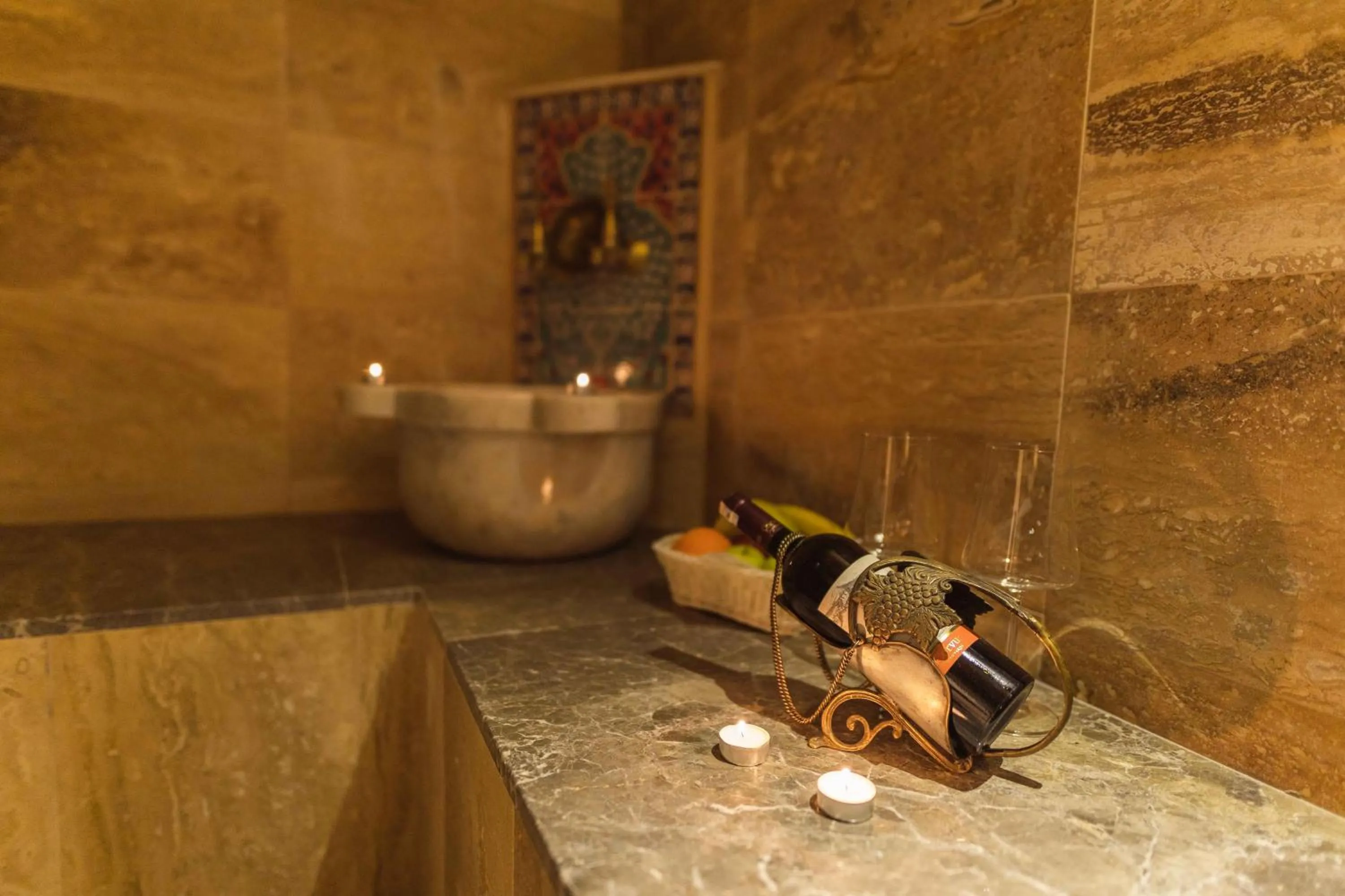 Drinks in Solo Cave Suites