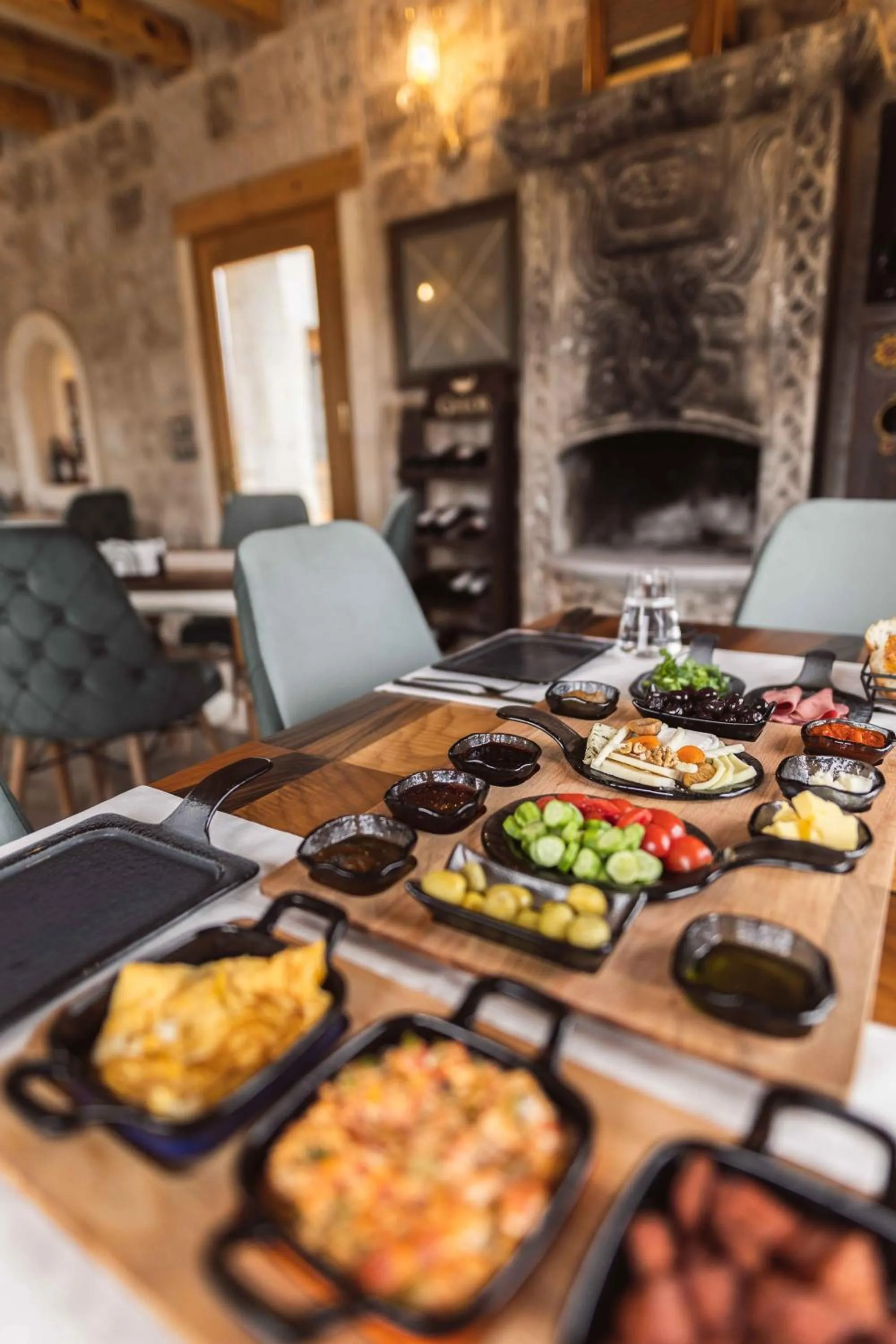 Breakfast in Solo Cave Suites