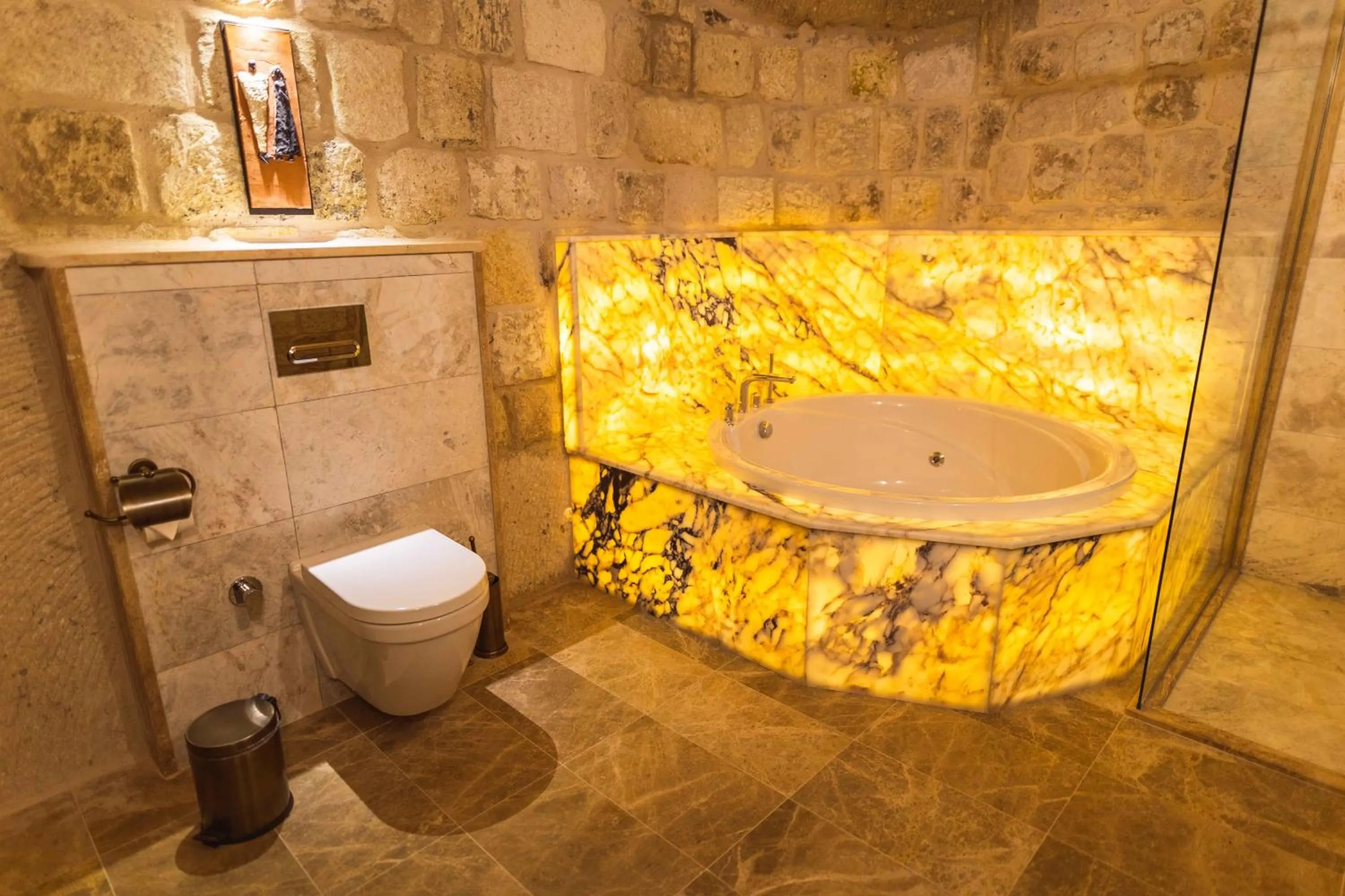 Bathroom in Solo Cave Suites
