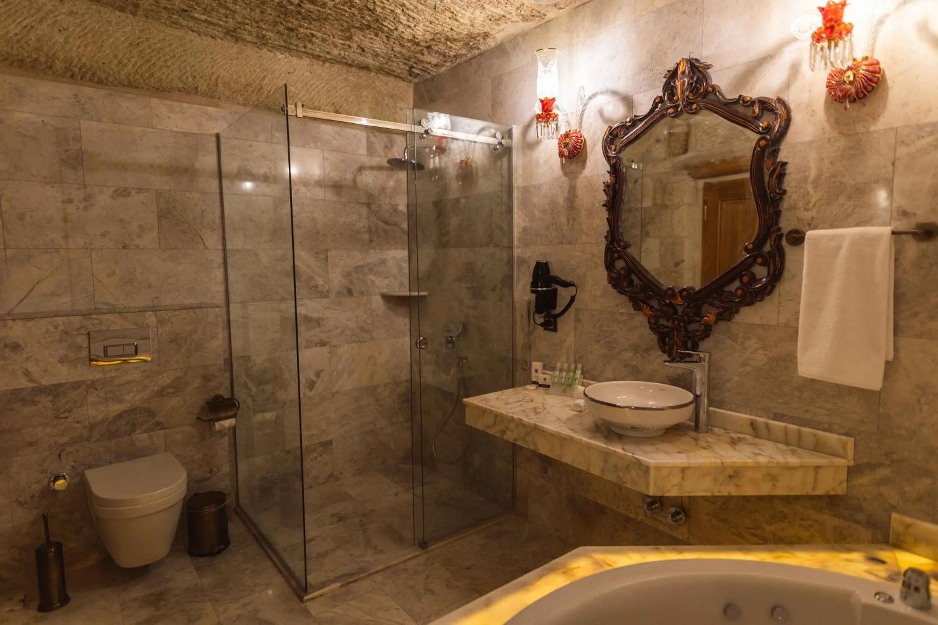 Bathroom in Solo Cave Suites