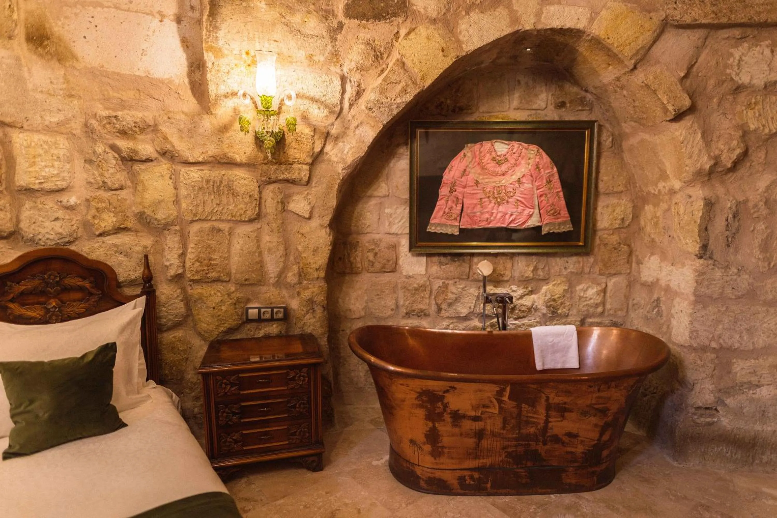 Bathroom in Solo Cave Suites