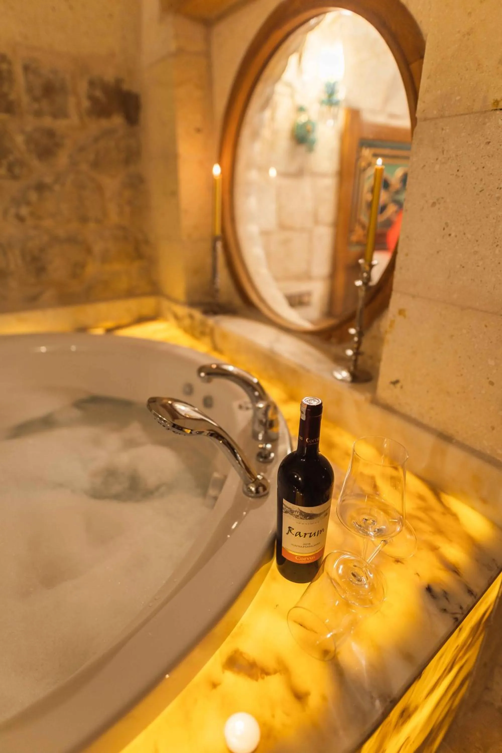 Bathroom in Solo Cave Suites