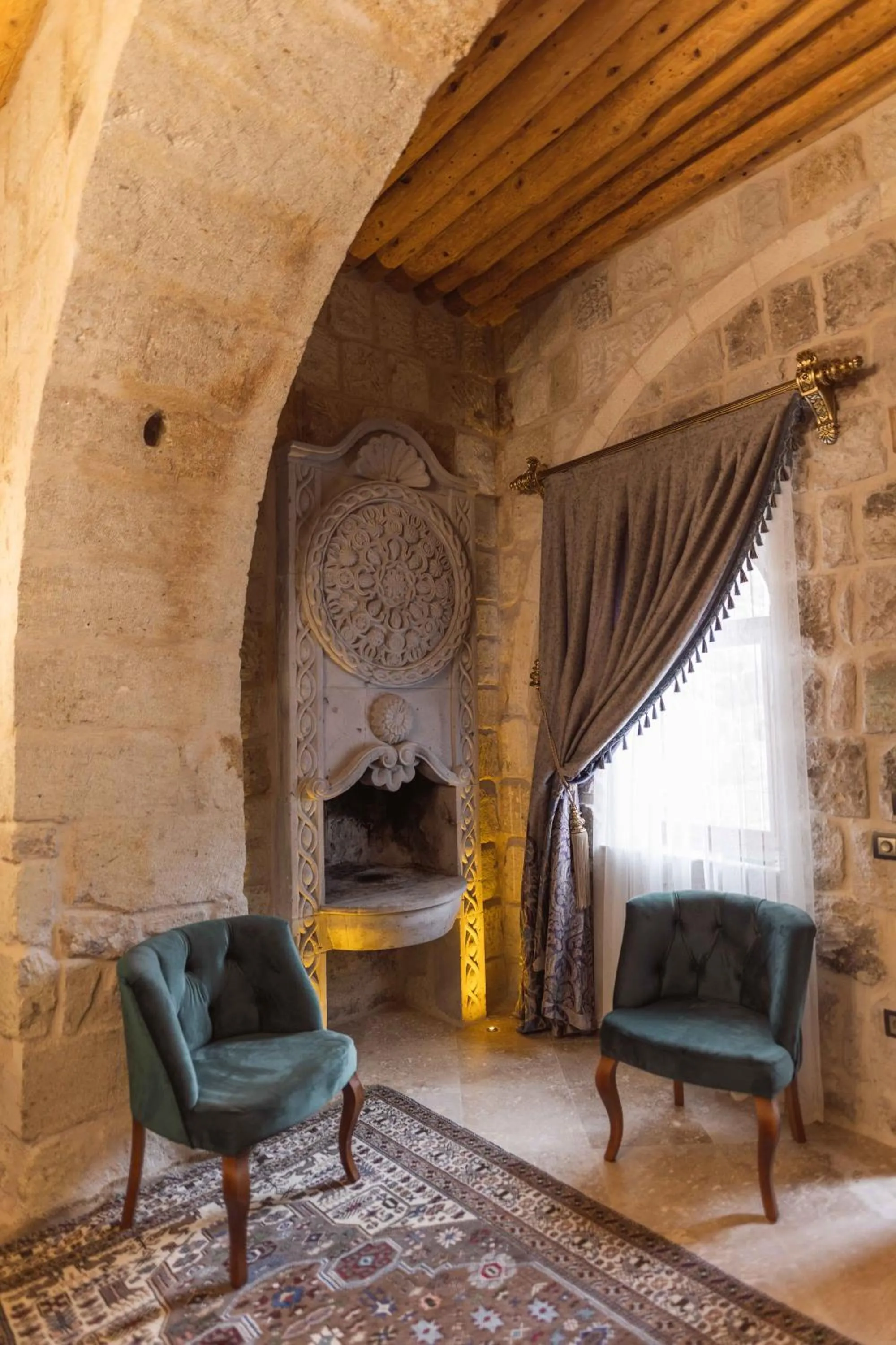 Seating area in Solo Cave Suites
