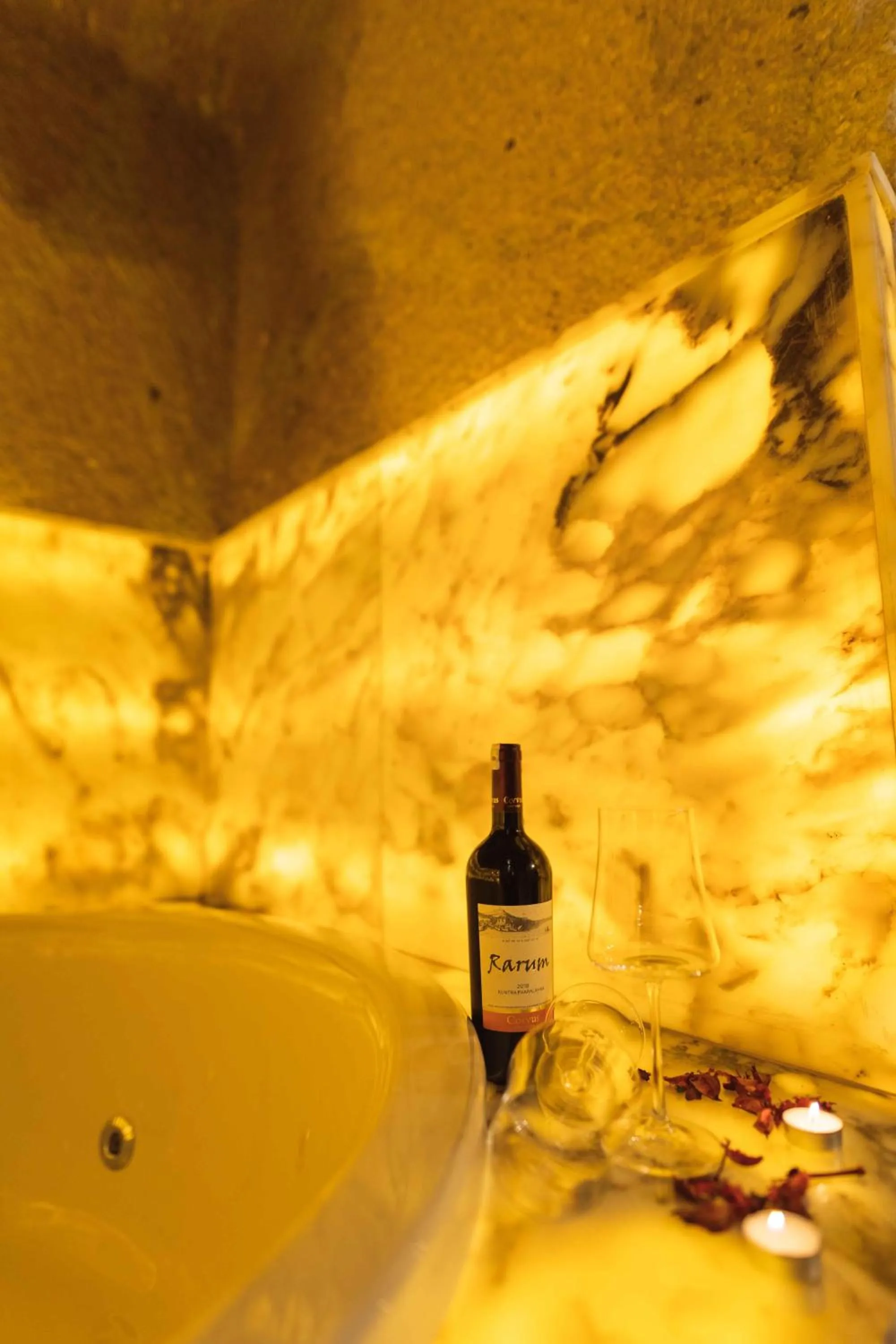 Drinks in Solo Cave Suites