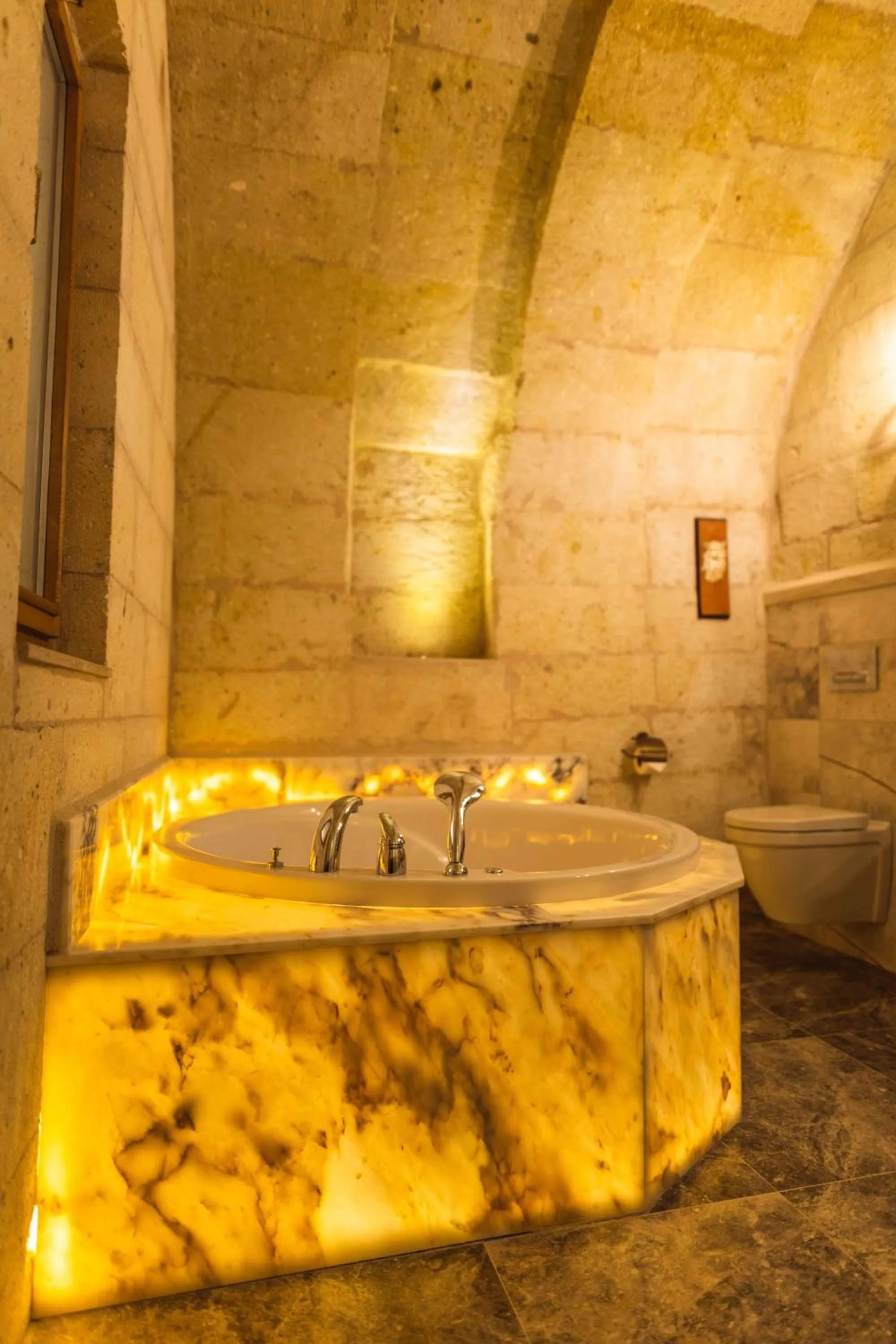 Bathroom in Solo Cave Suites
