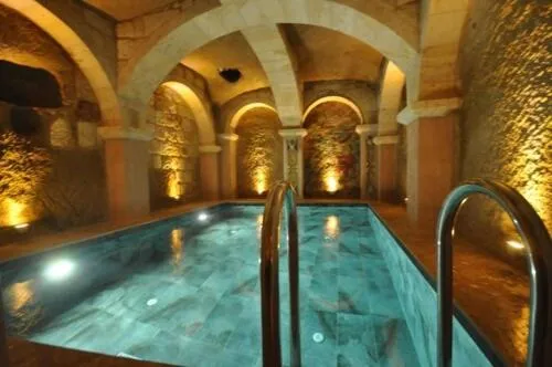 Swimming pool in Solo Cave Suites