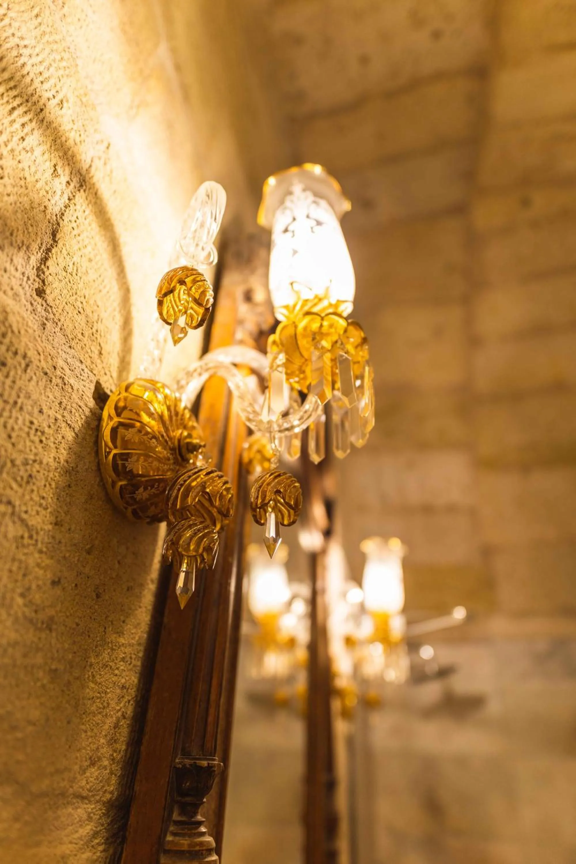 Massage in Solo Cave Suites