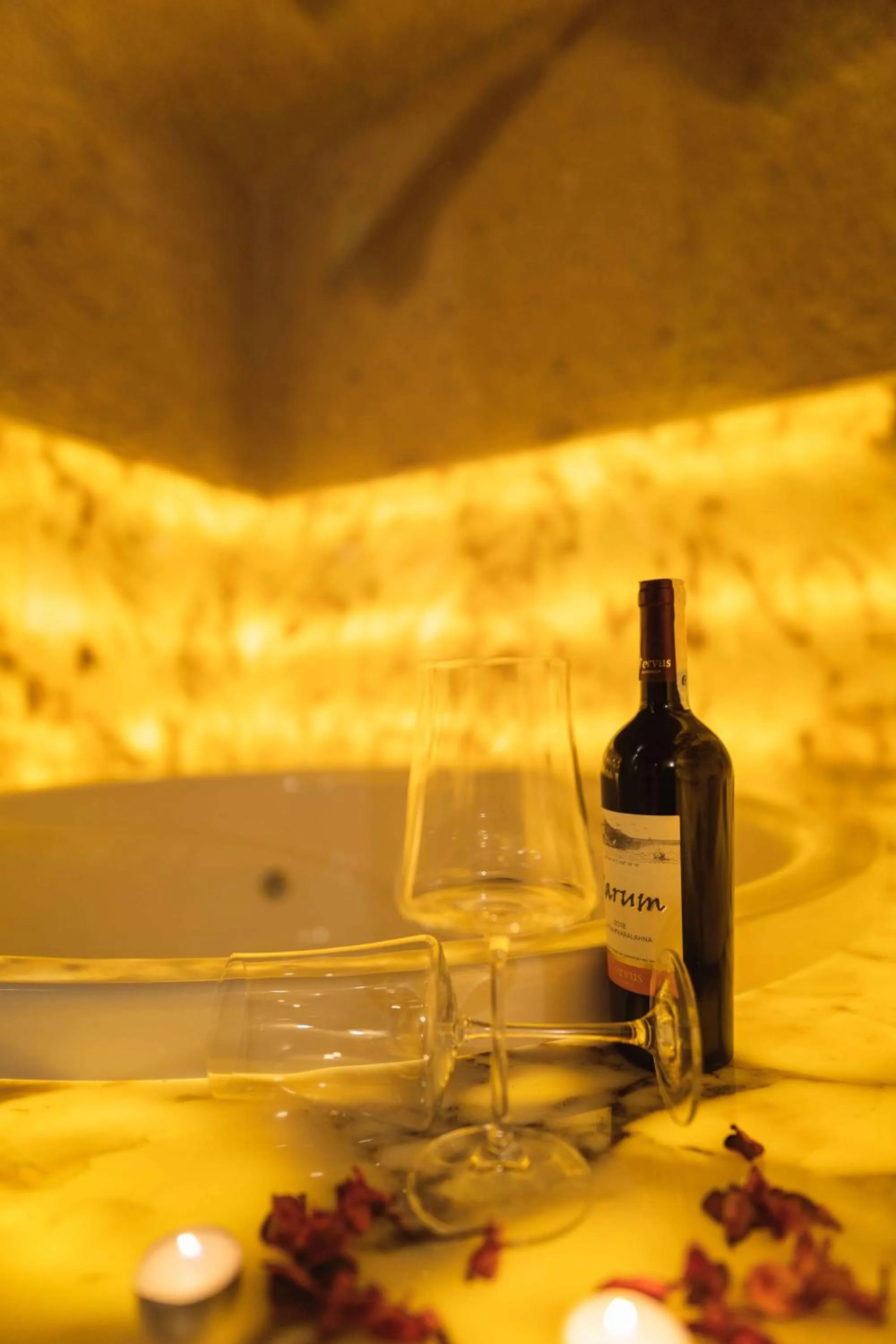Alcoholic drinks in Solo Cave Suites