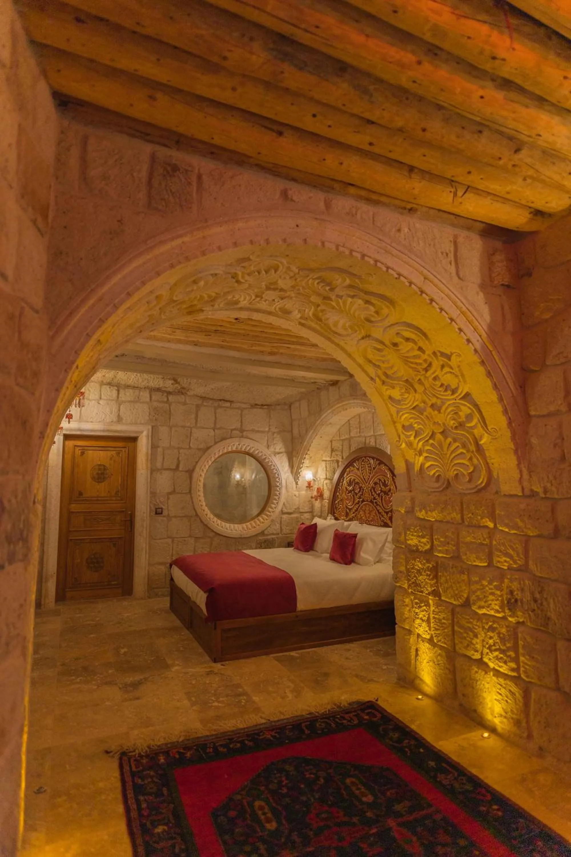 Bedroom, Bed in Solo Cave Suites