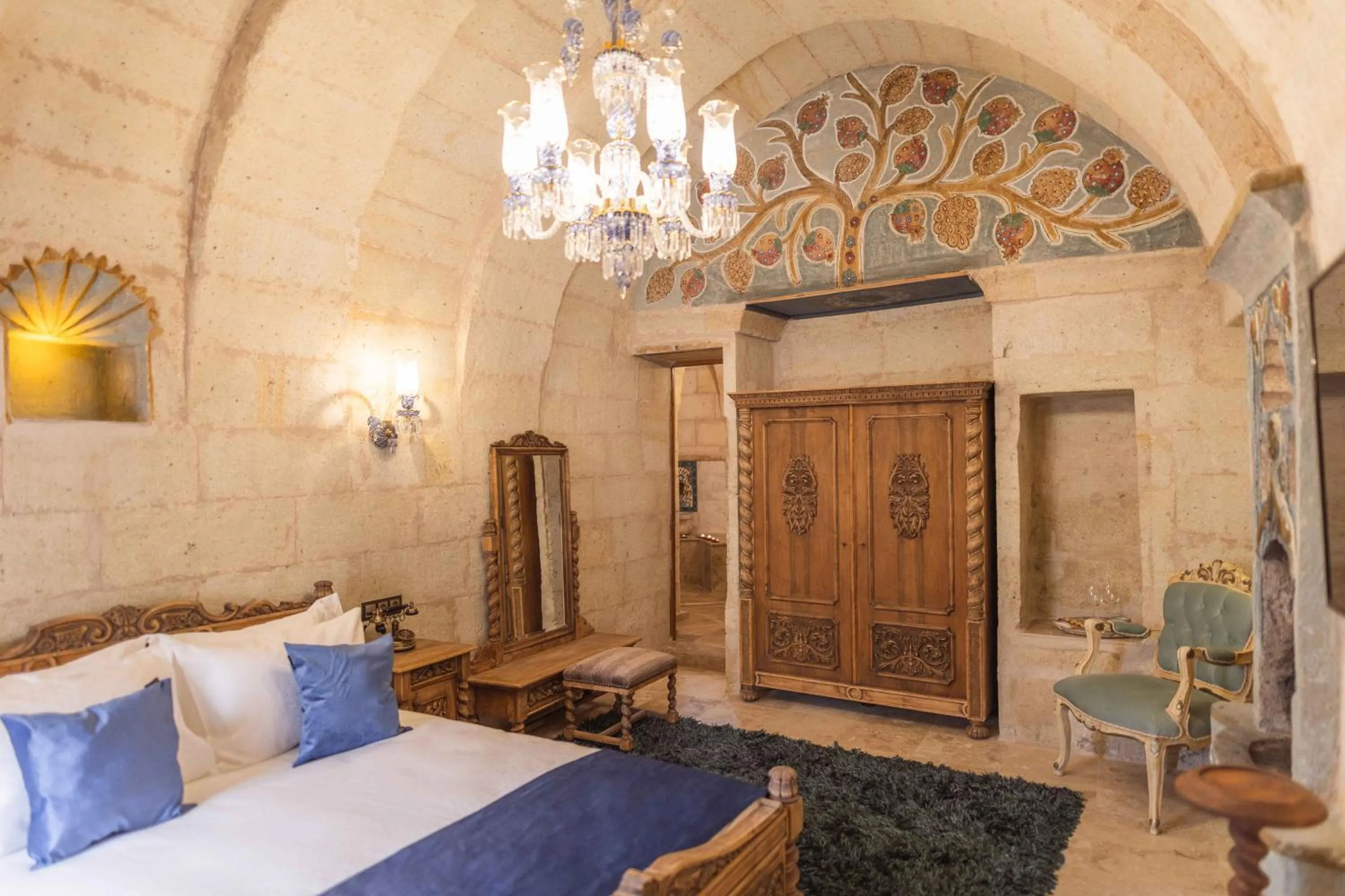 Bed in Solo Cave Suites