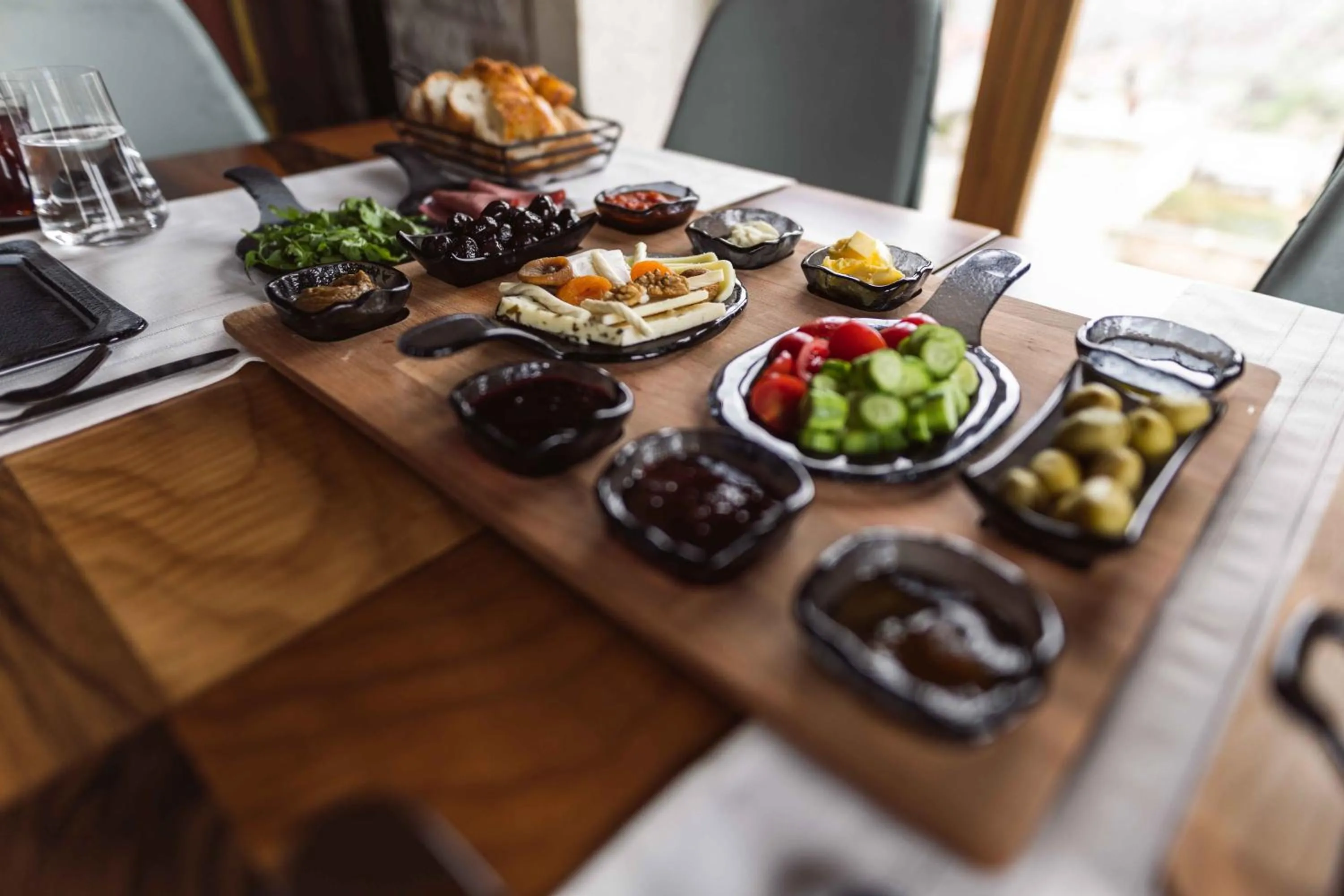 Breakfast in Solo Cave Suites