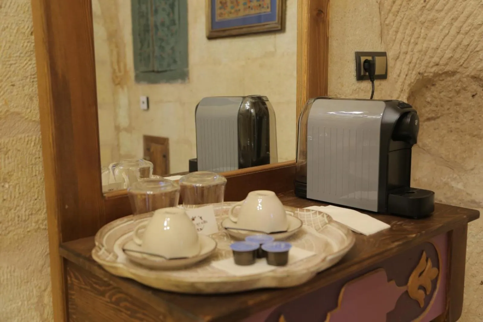 Coffee/tea facilities in Solo Cave Suites