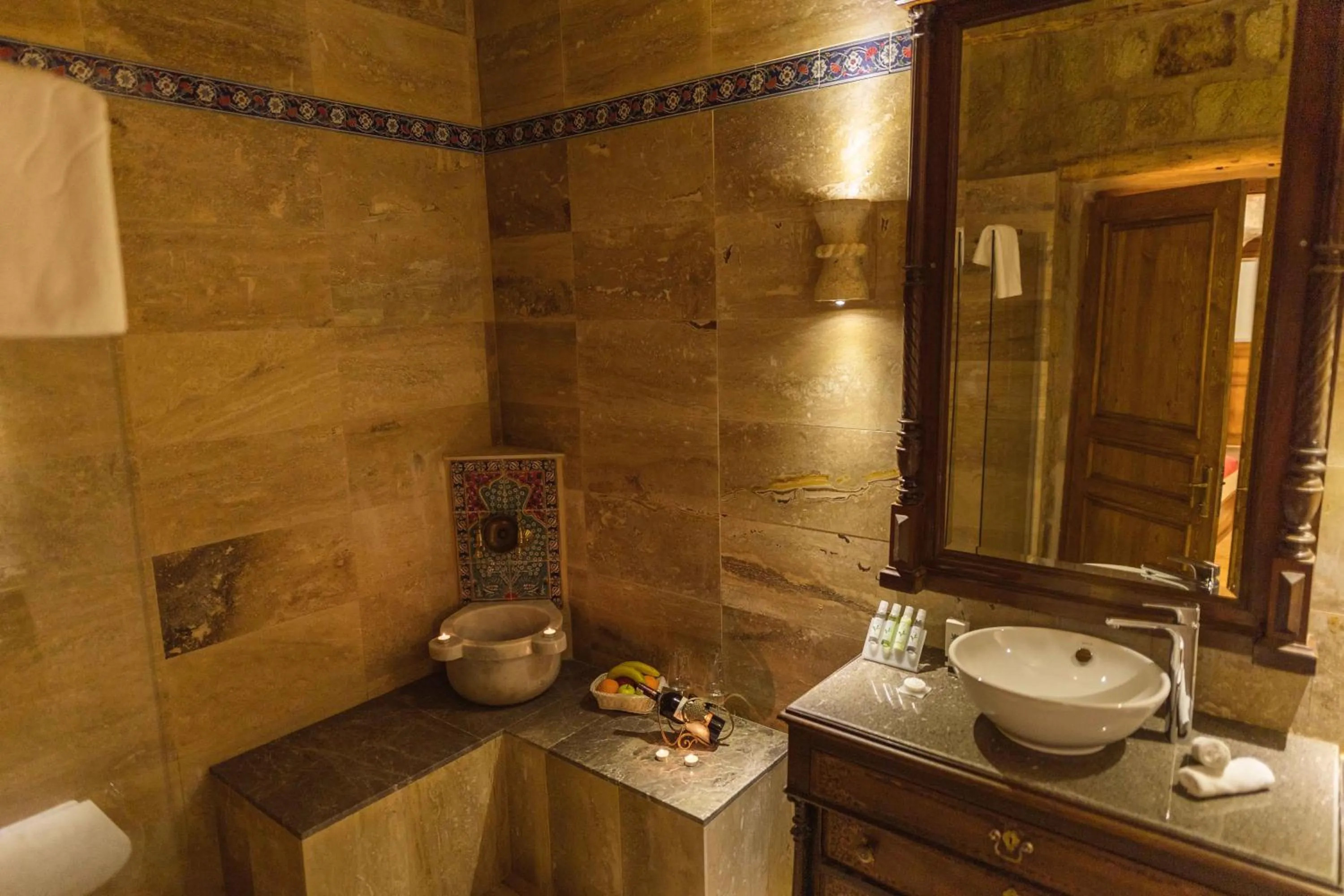 Bathroom in Solo Cave Suites