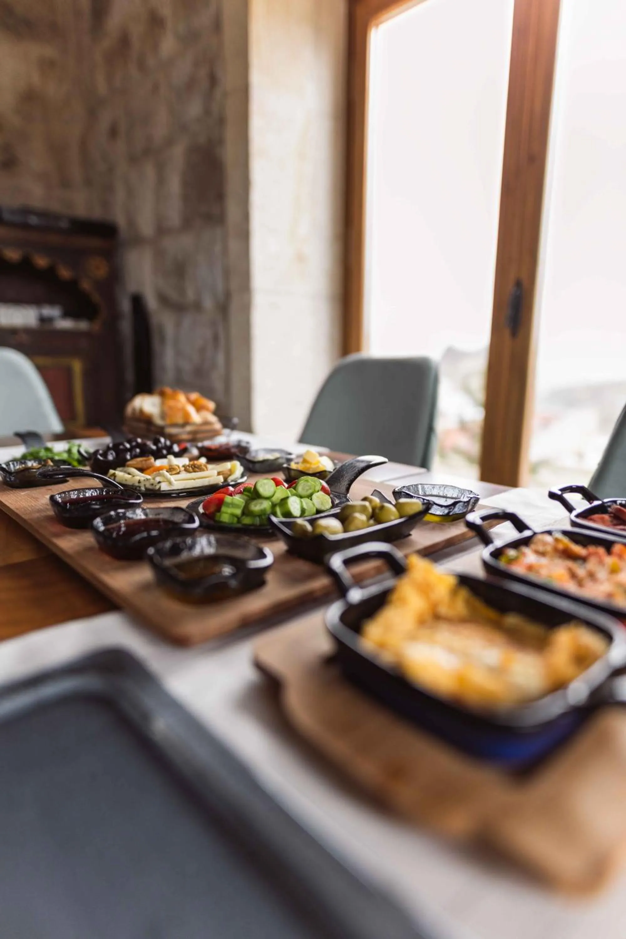 Breakfast in Solo Cave Suites