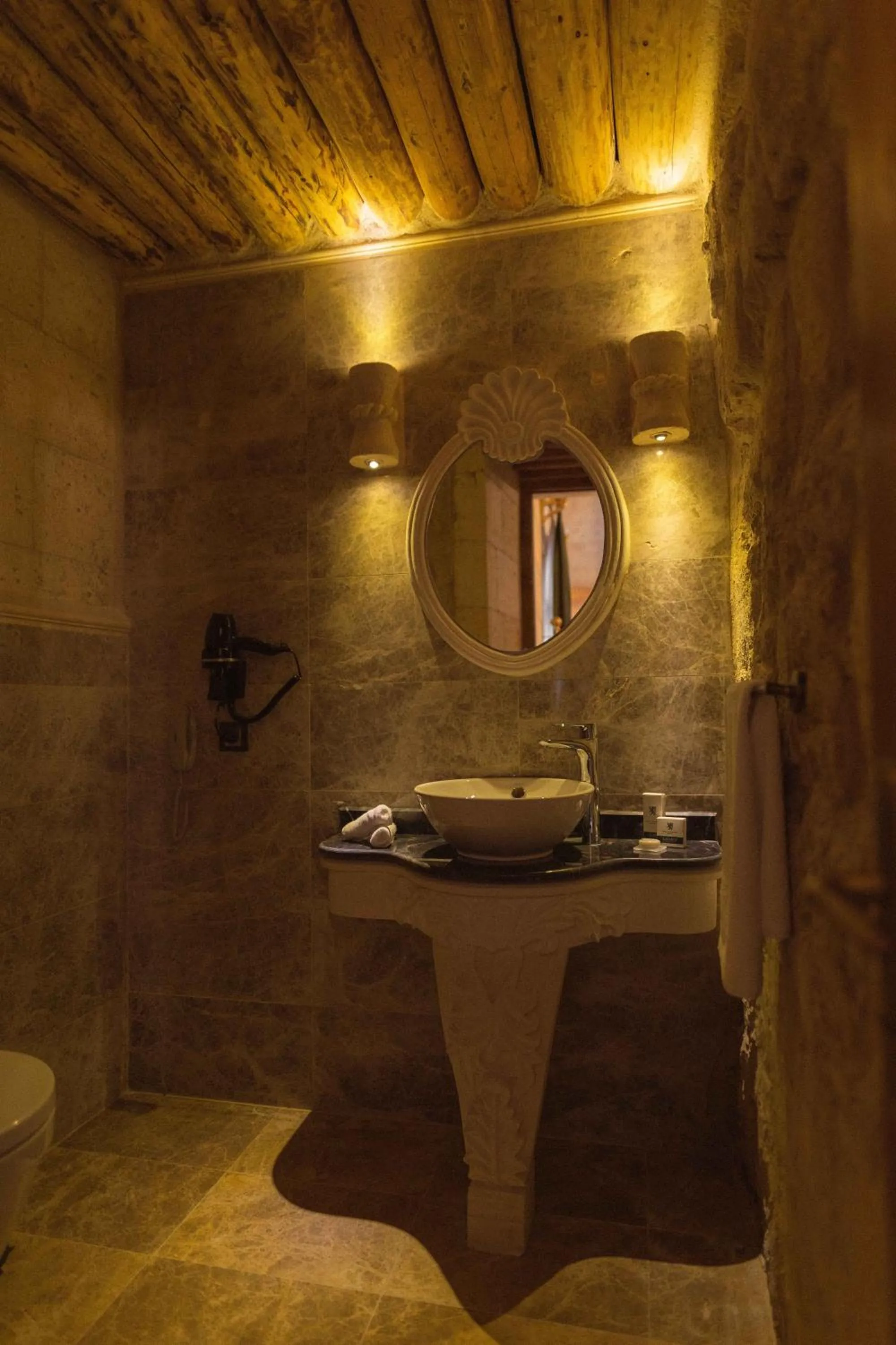 Bathroom in Solo Cave Suites