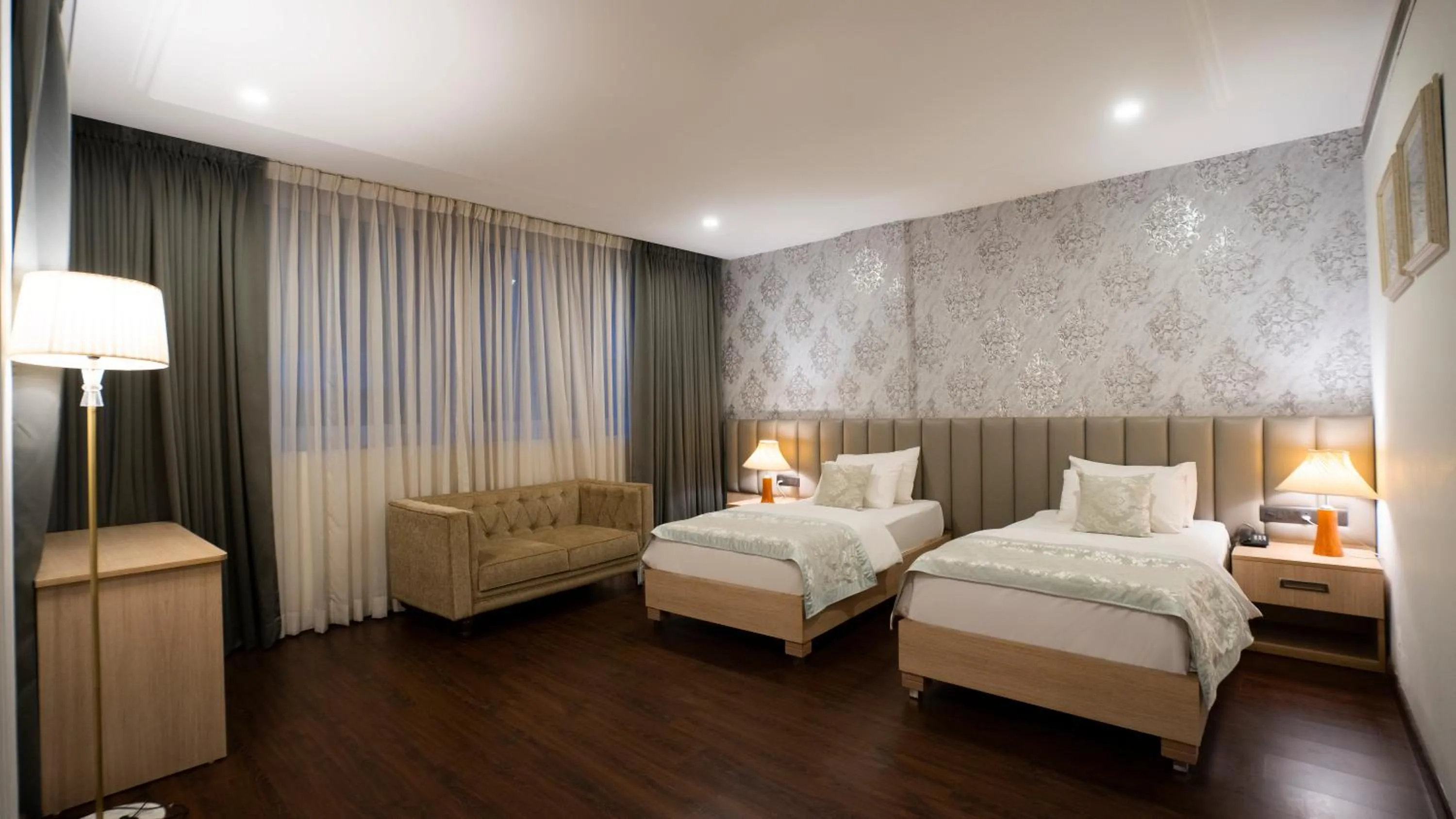 Photo of the whole room, Bed in The Woodbury