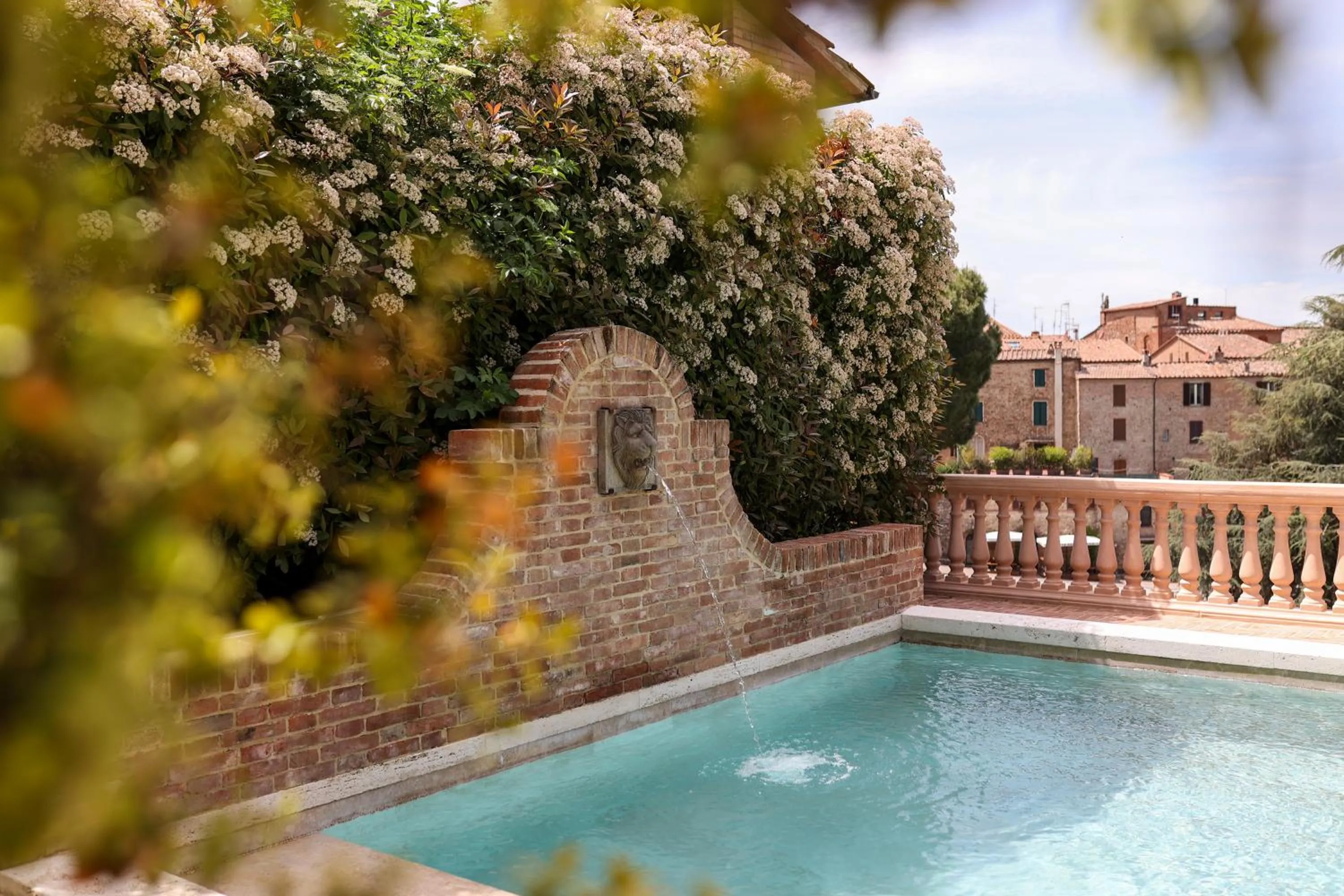 Swimming pool in Hotel Vannucci