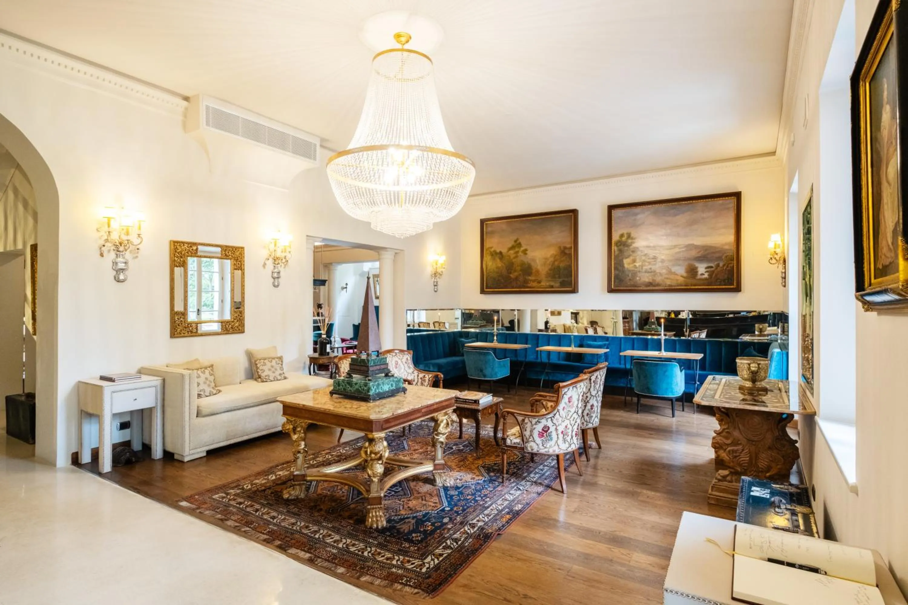 Lobby or reception in Hotel Vannucci