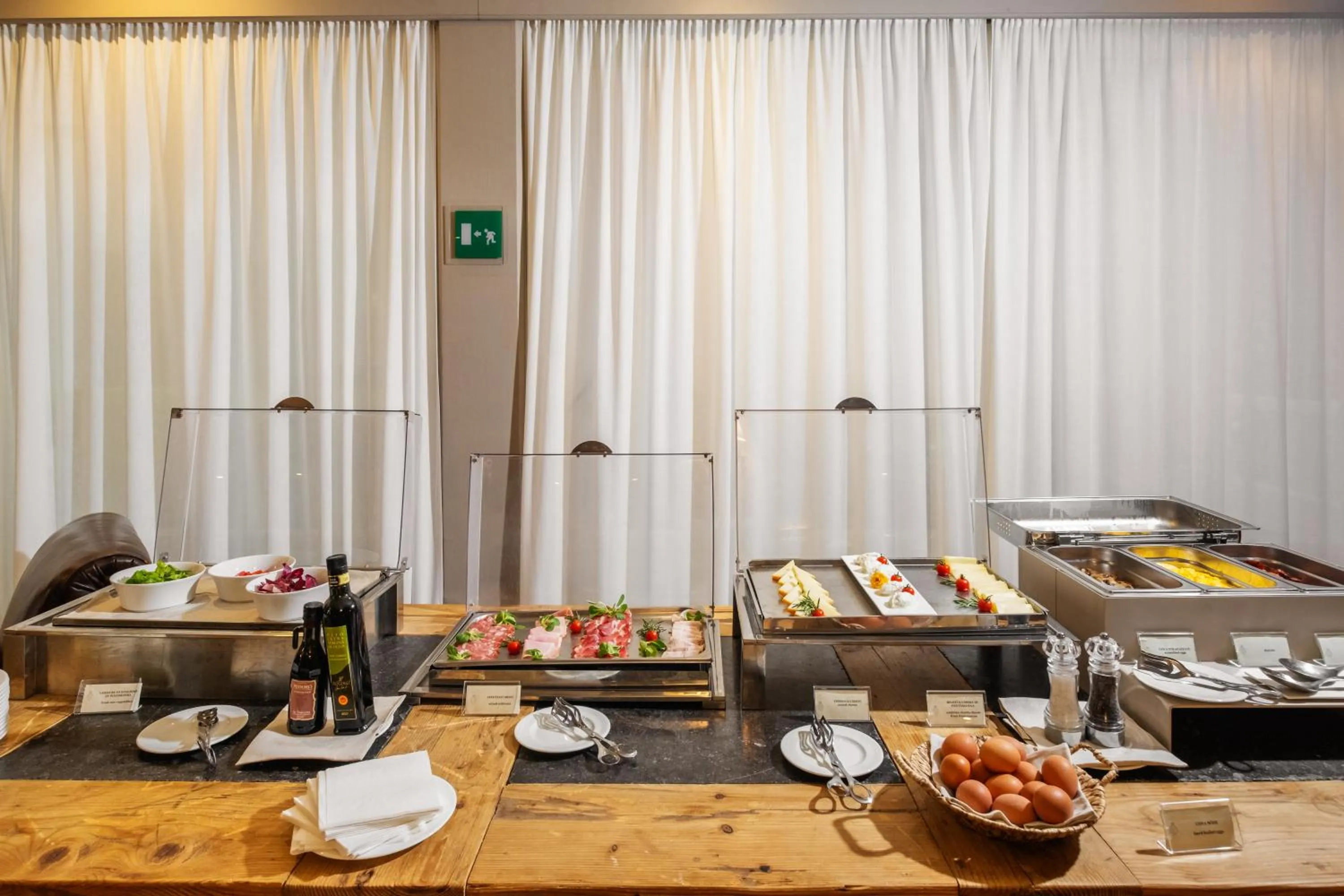 Continental breakfast in Hotel Vannucci