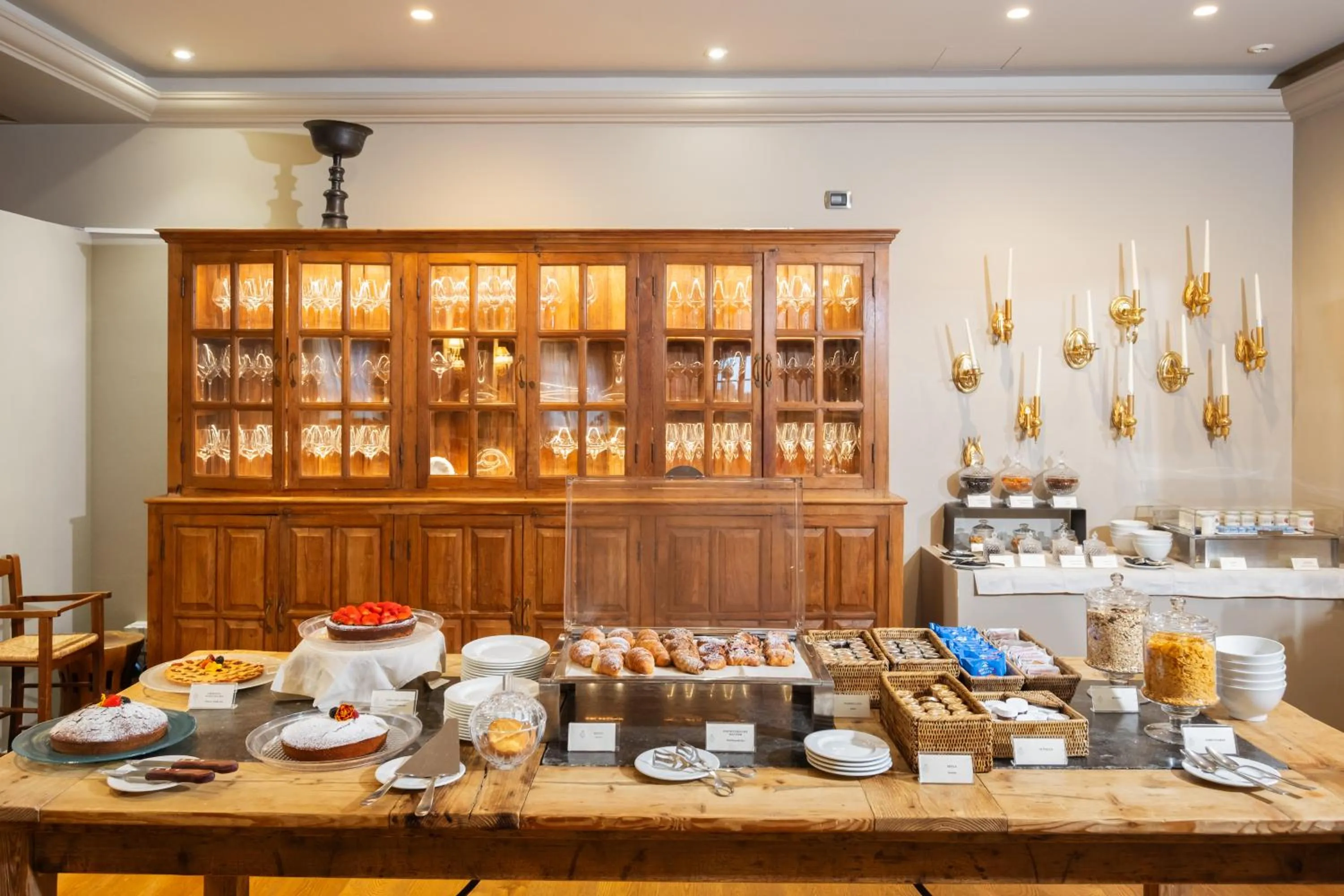 Continental breakfast in Hotel Vannucci