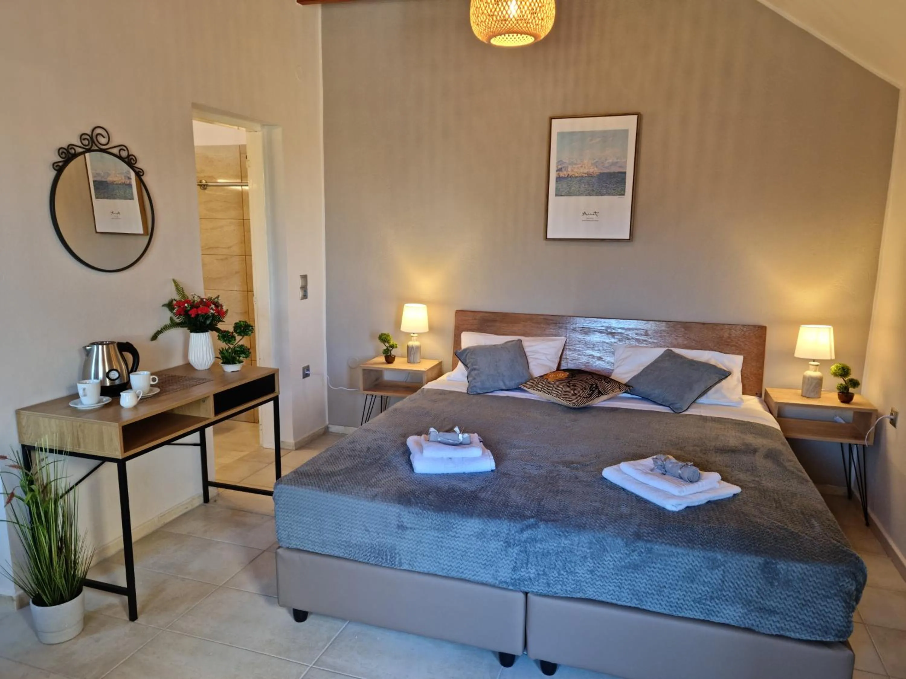 Photo of the whole room, Bed in Secret Garden Hotel