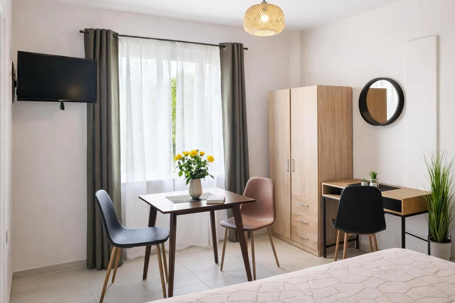 Photo of the whole room, Bed in Secret Garden Hotel